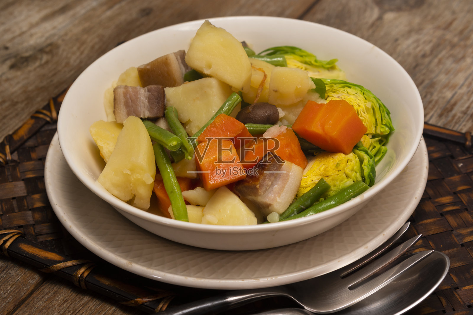 培根炖锅照片摄影图片