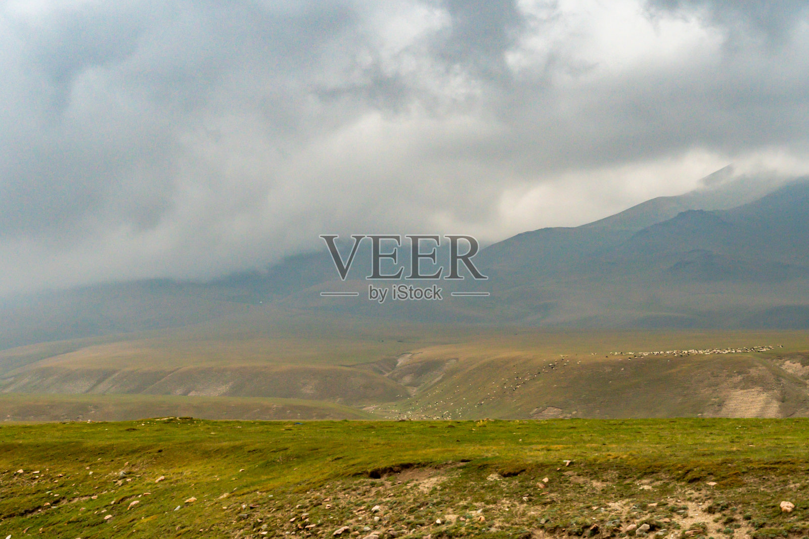 干旱的沙漠山脉航拍景观照片摄影图片