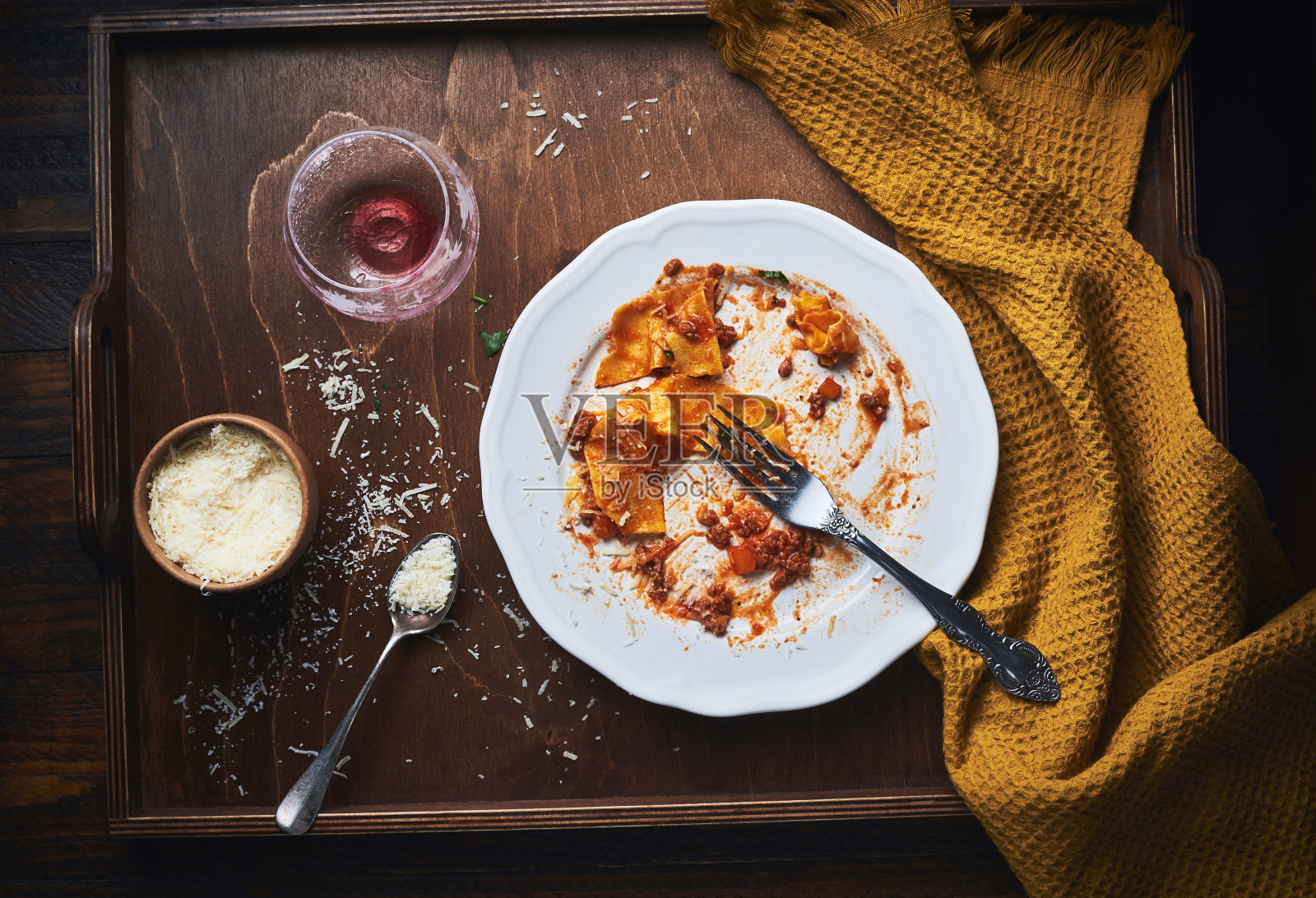 完成了波伦亚的意大利面照片摄影图片