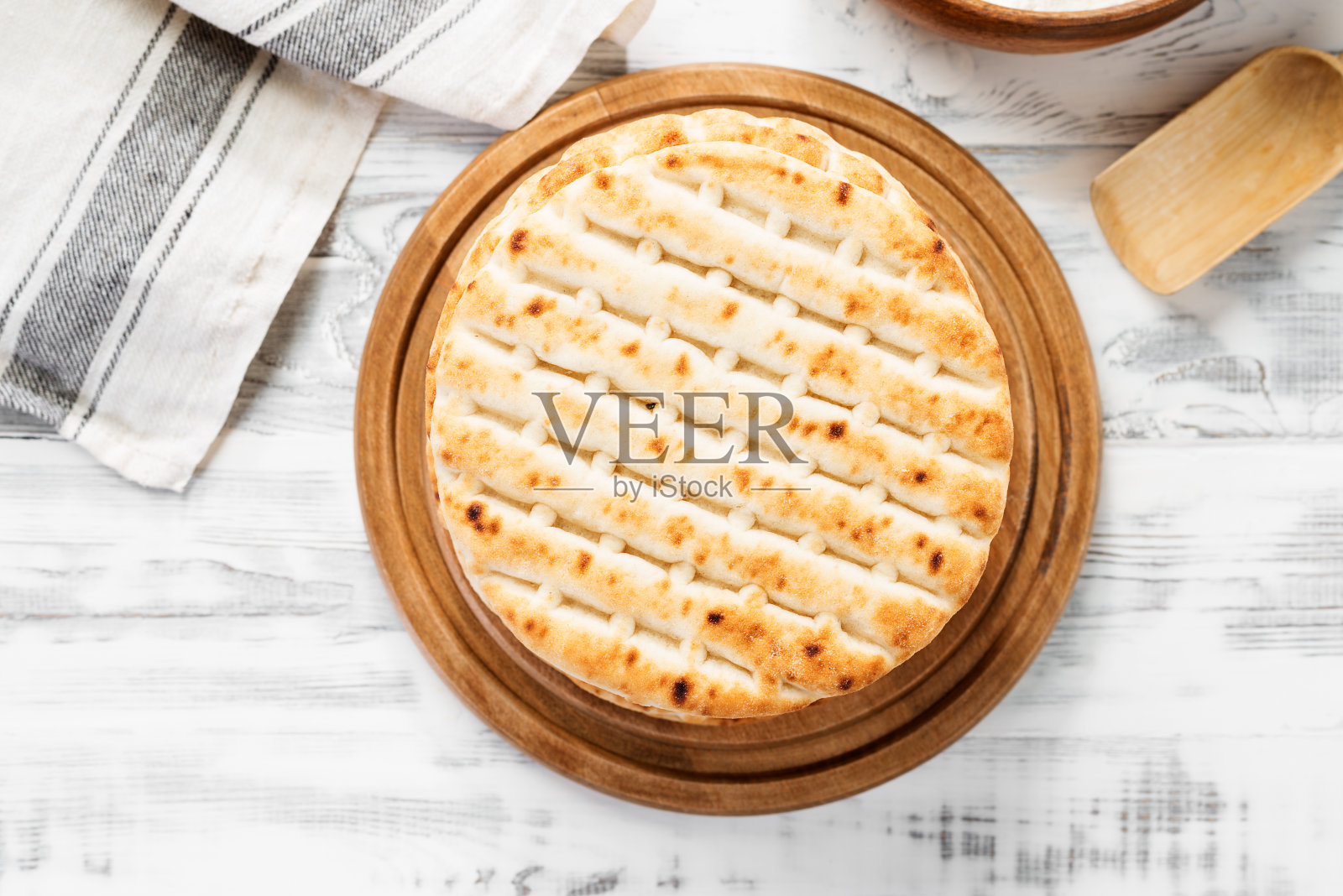 烤希腊皮塔饼照片摄影图片