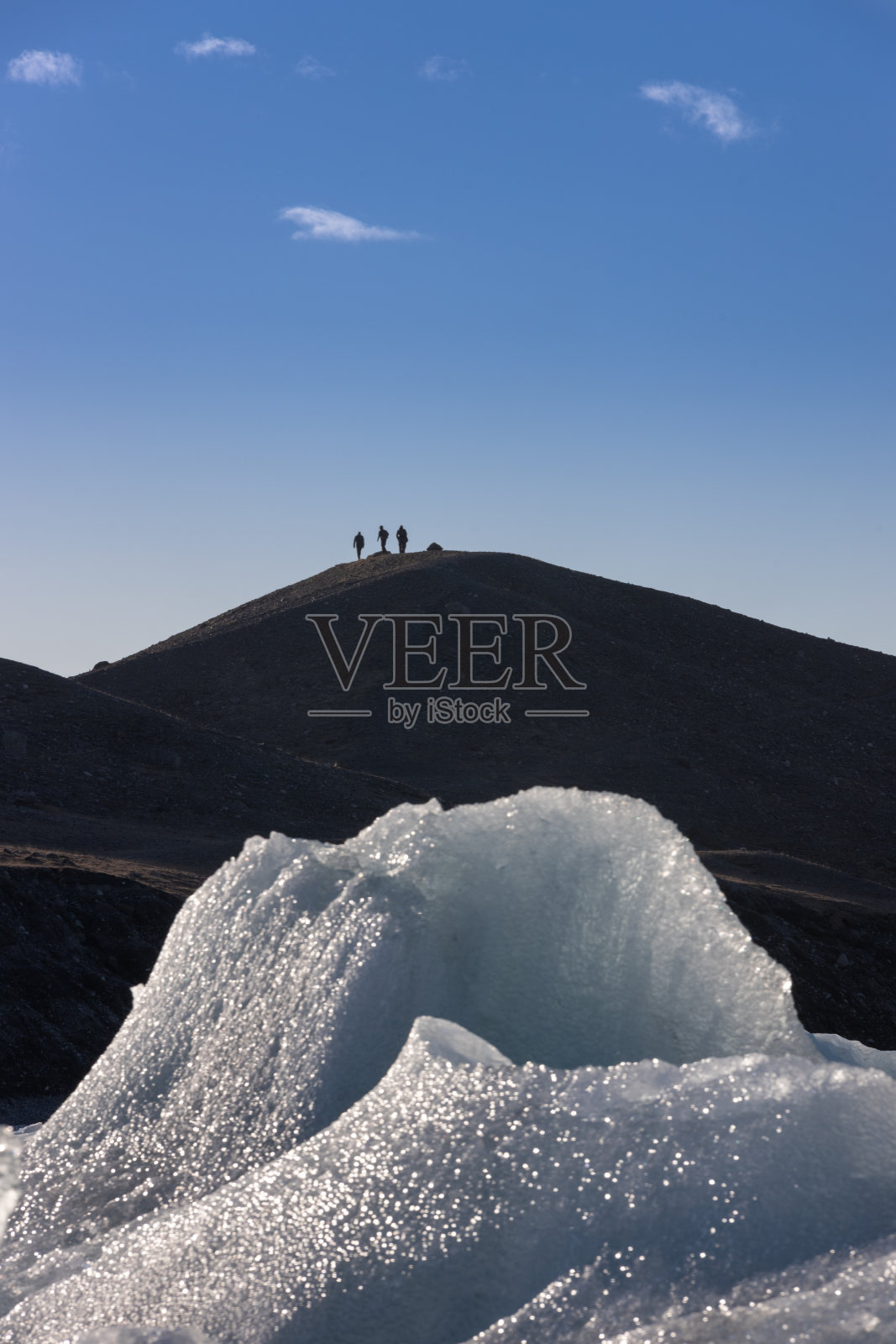 冰山来自冰岛Jokulsarlon泻湖上的Skaftafellsjokul冰川照片摄影图片