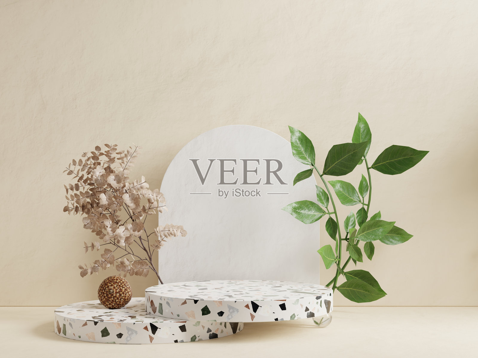 模型水磨石讲台上的产品介绍奶油色柔和的背景。照片摄影图片