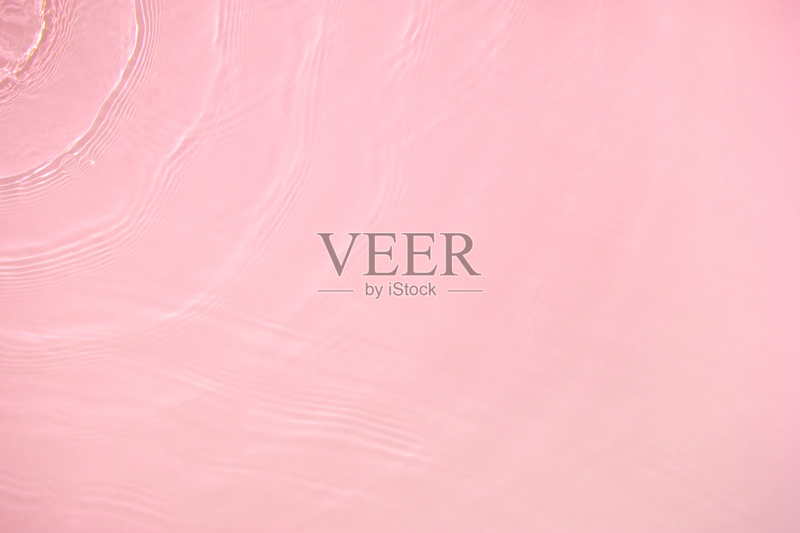 透明的粉红色，清澈平静的水面纹理照片摄影图片