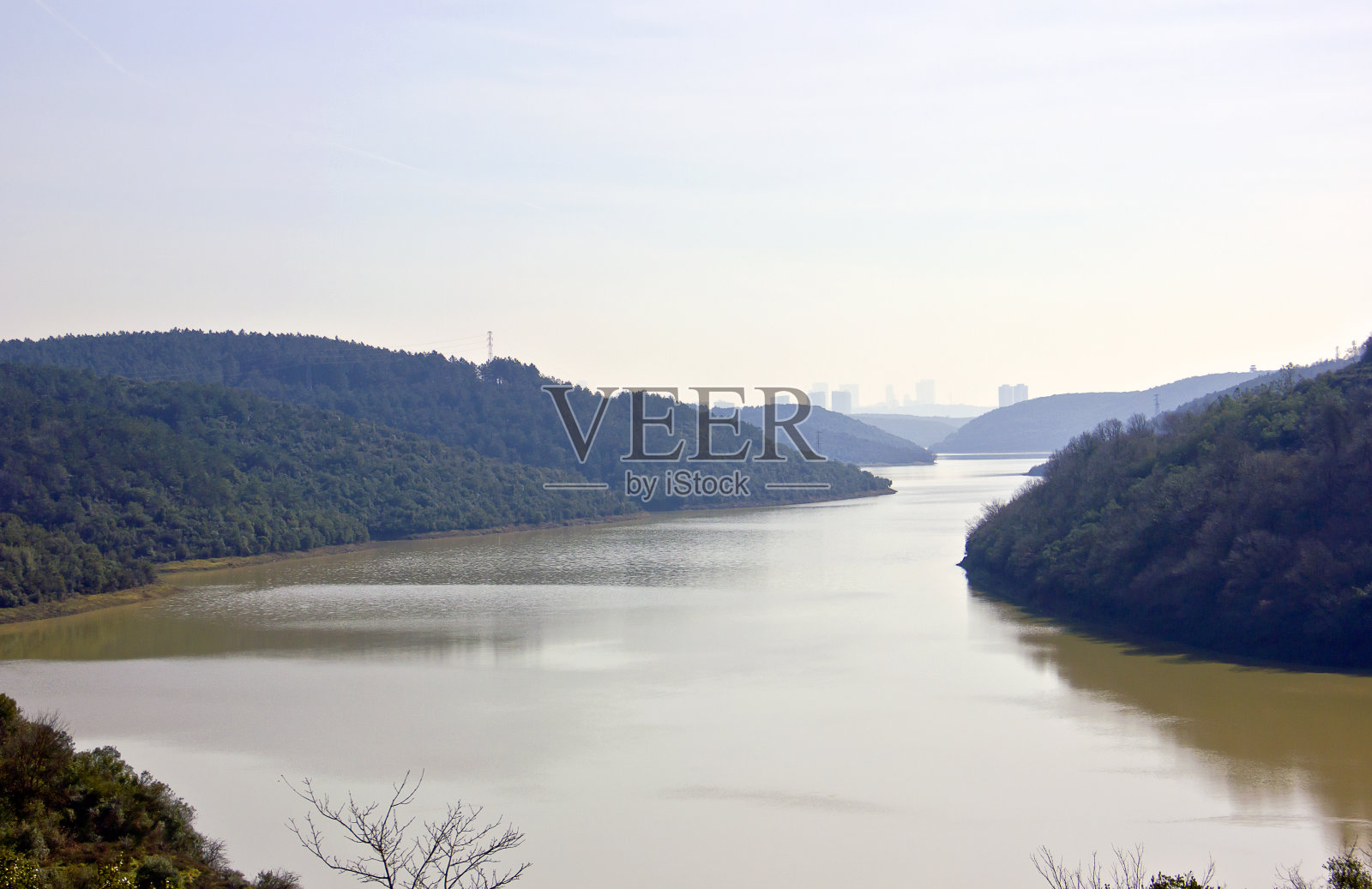 土耳其伊斯坦布尔的Kemerburgaz城市森林照片摄影图片