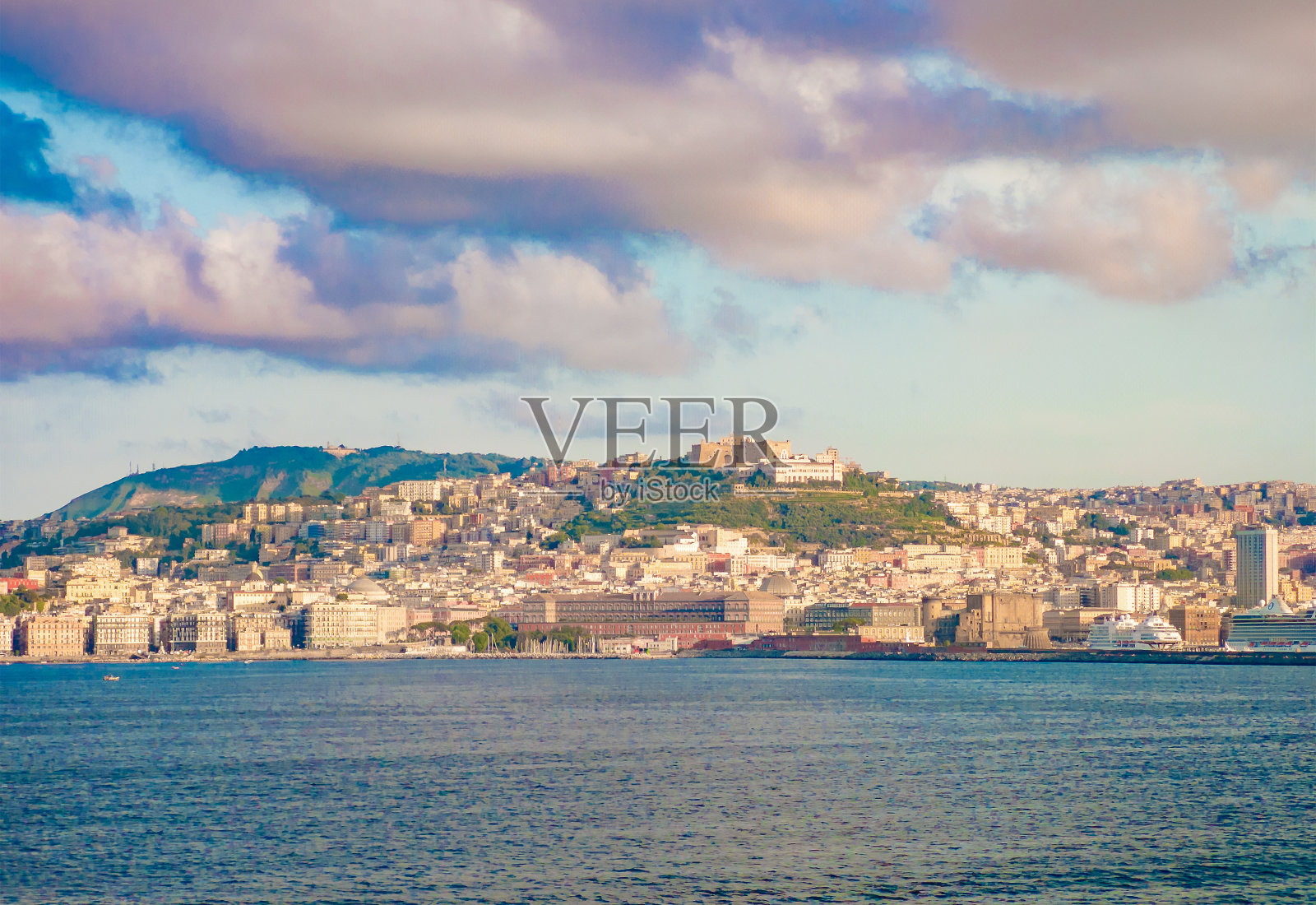 那不勒斯(坎帕尼亚，意大利)-日出景观照片摄影图片