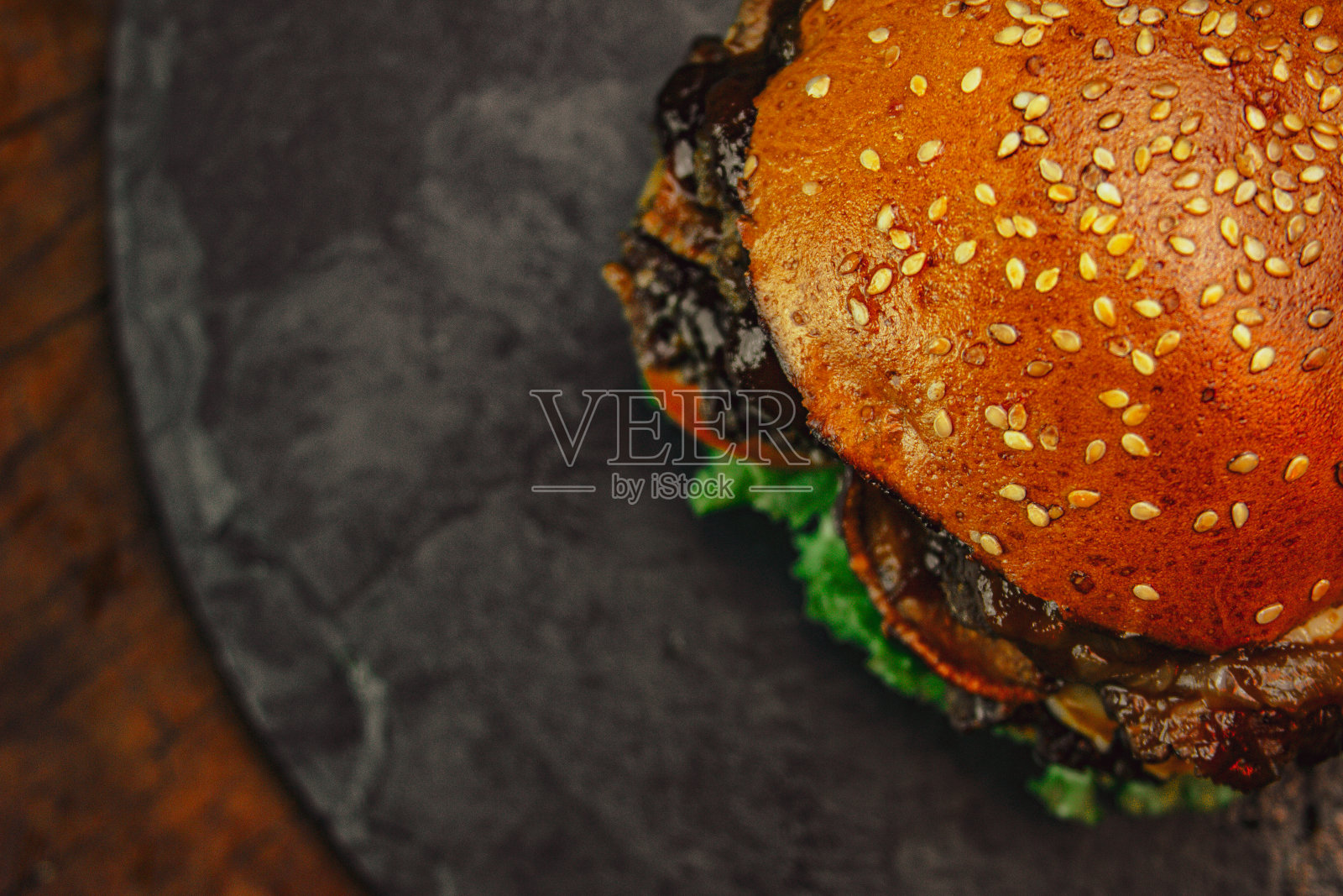 粉碎美味的汉堡照片摄影图片