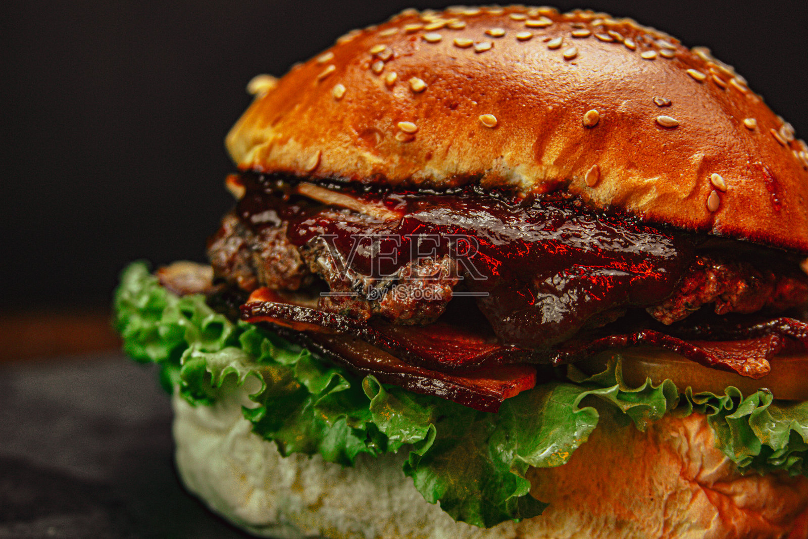 粉碎美味的汉堡照片摄影图片