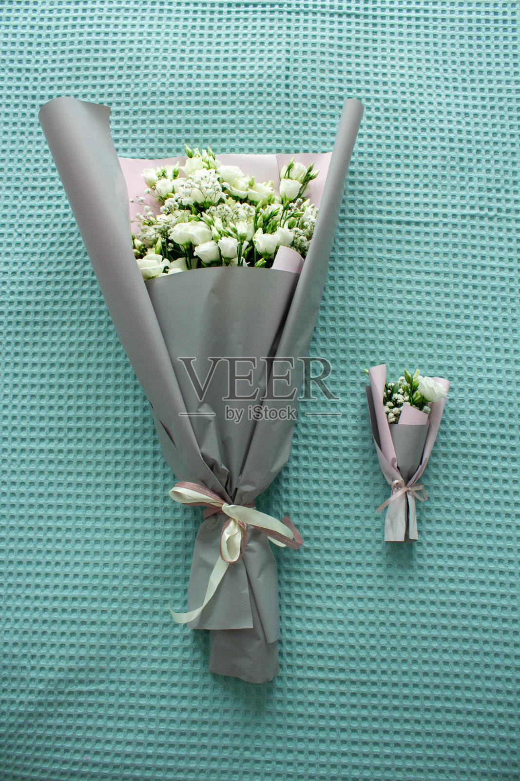 送给妈妈的花束，送给女儿的花束。母亲节照片摄影图片