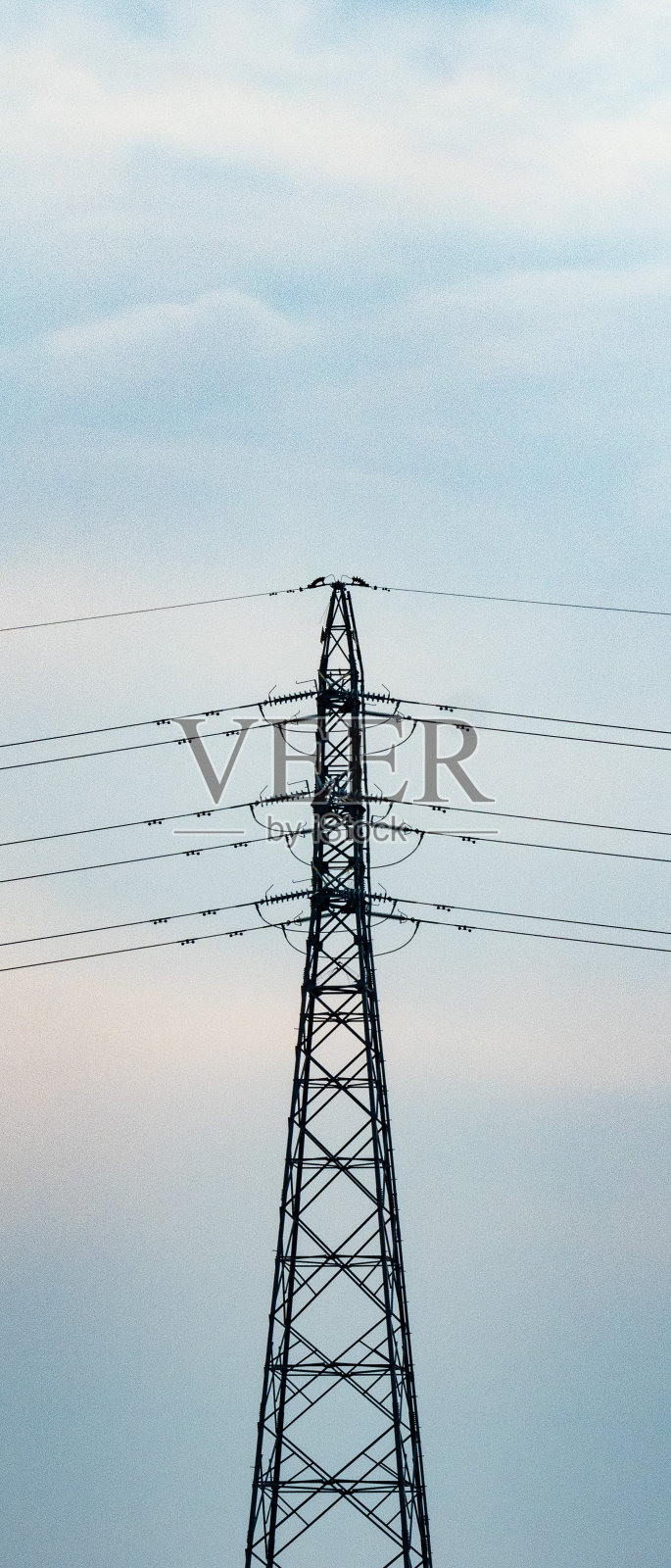 电力线和天空照片摄影图片