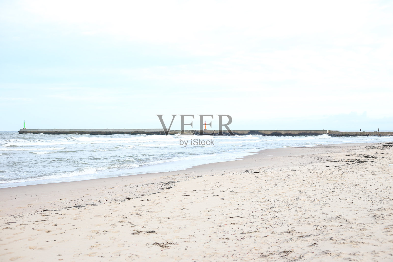 海边景色与波罗的海近海岸线。照片摄影图片