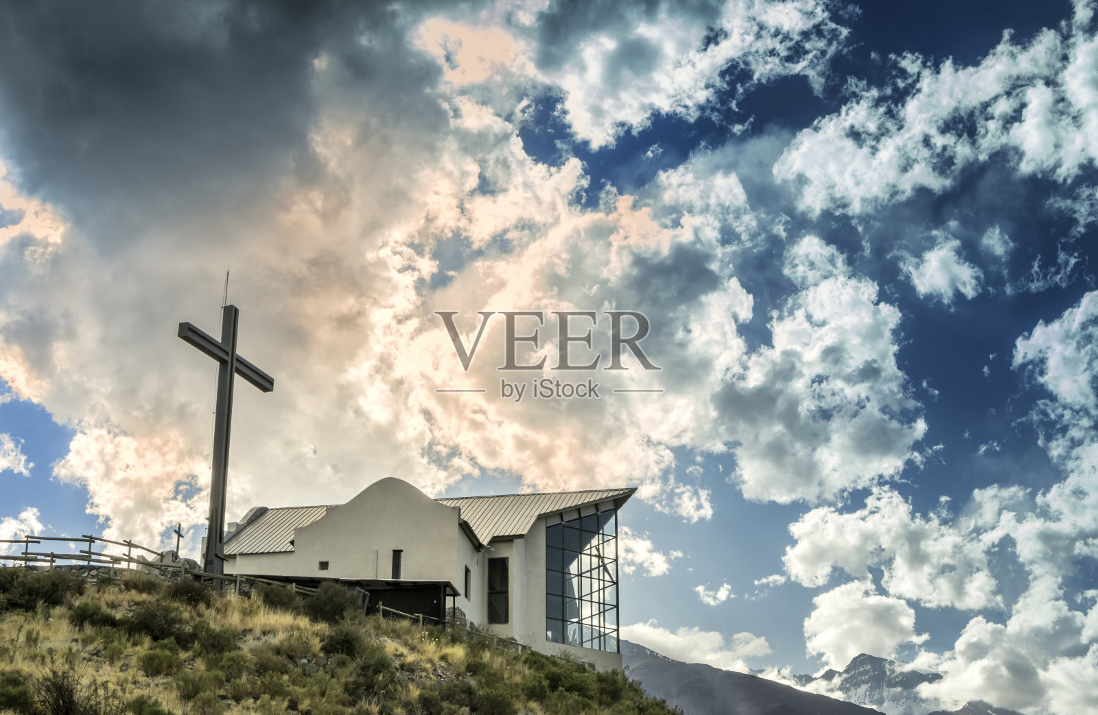Chapel "San Jose de la Montana "， Potrerillos, Lujan de Cuyo，阿根廷门多萨。照片摄影图片