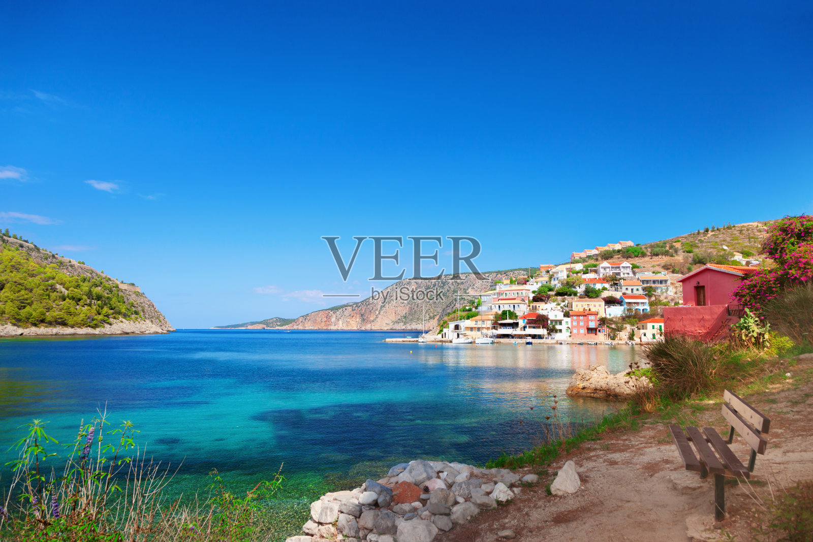 凯法利尼亚岛的阿索斯村照片摄影图片