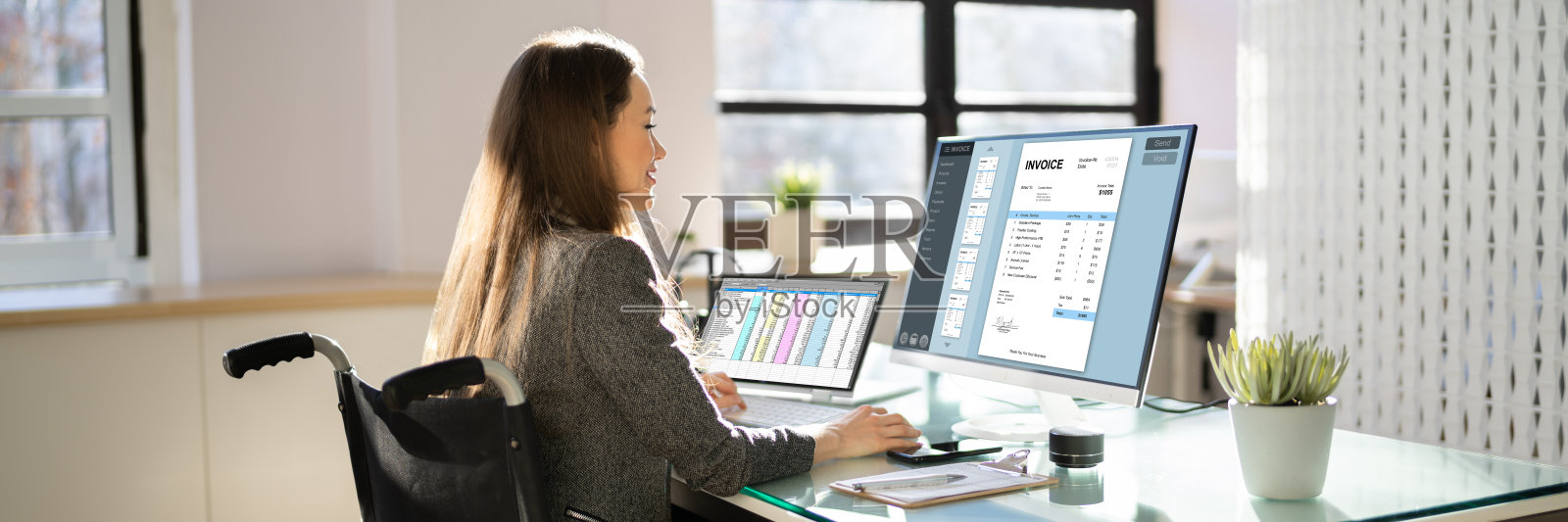 办公室医疗代码和客户经理照片摄影图片