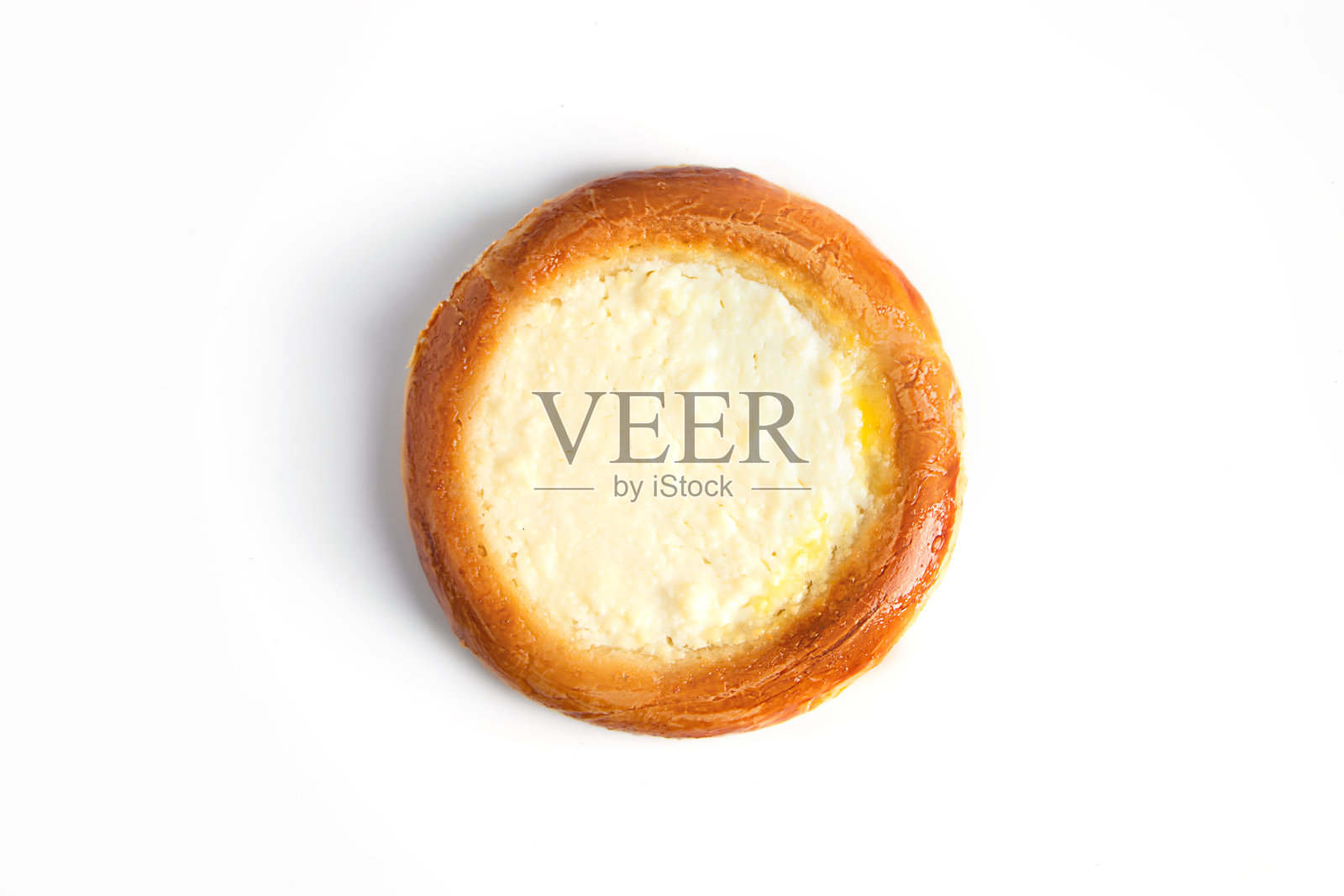 白底色的白软干酪面包。照片摄影图片