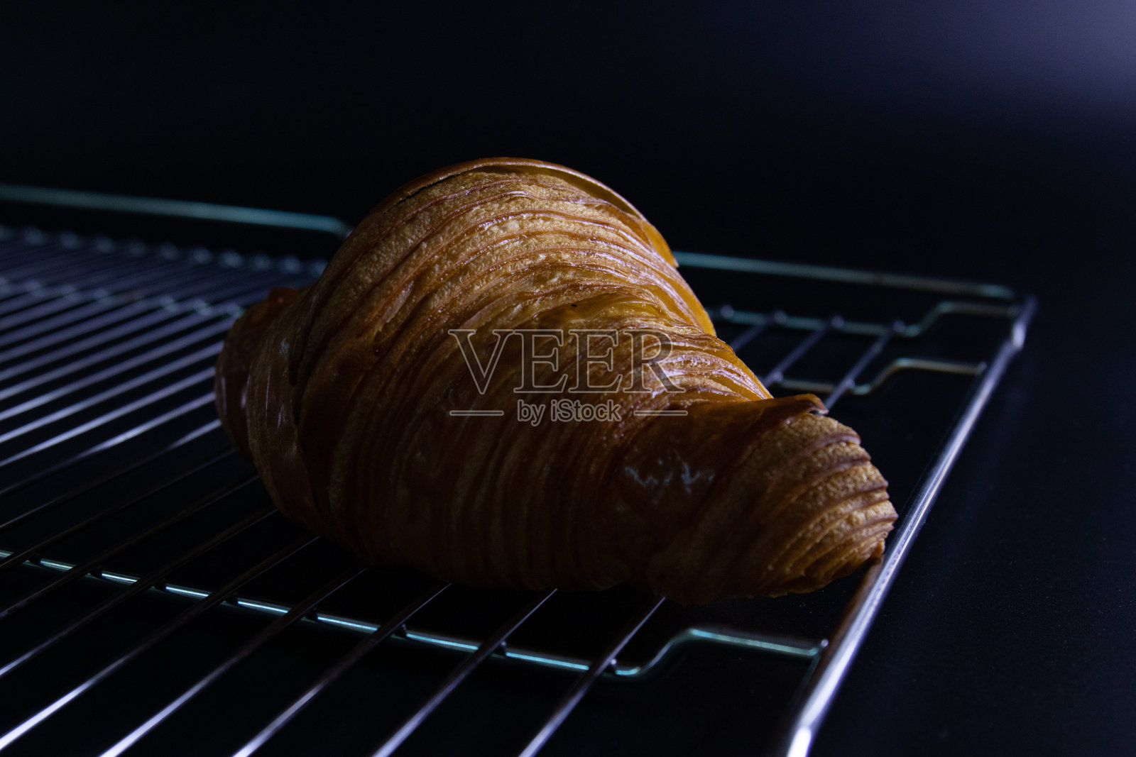 法国面包，羊角面包照片摄影图片