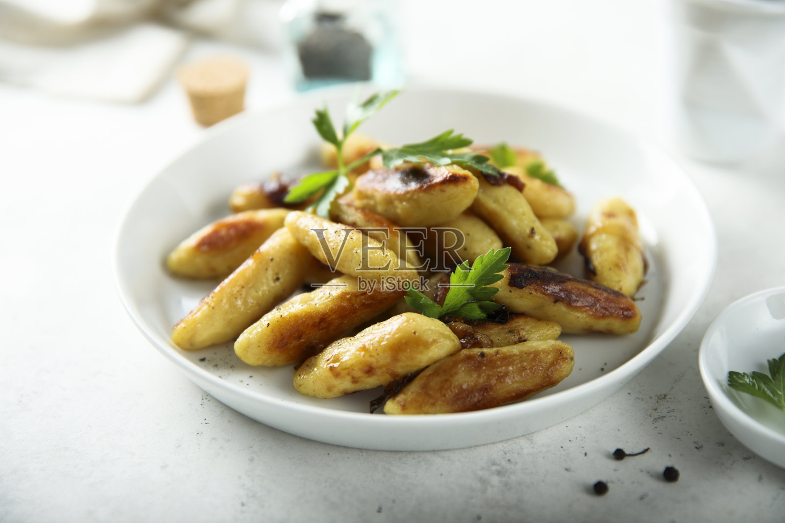 土豆饺子照片摄影图片