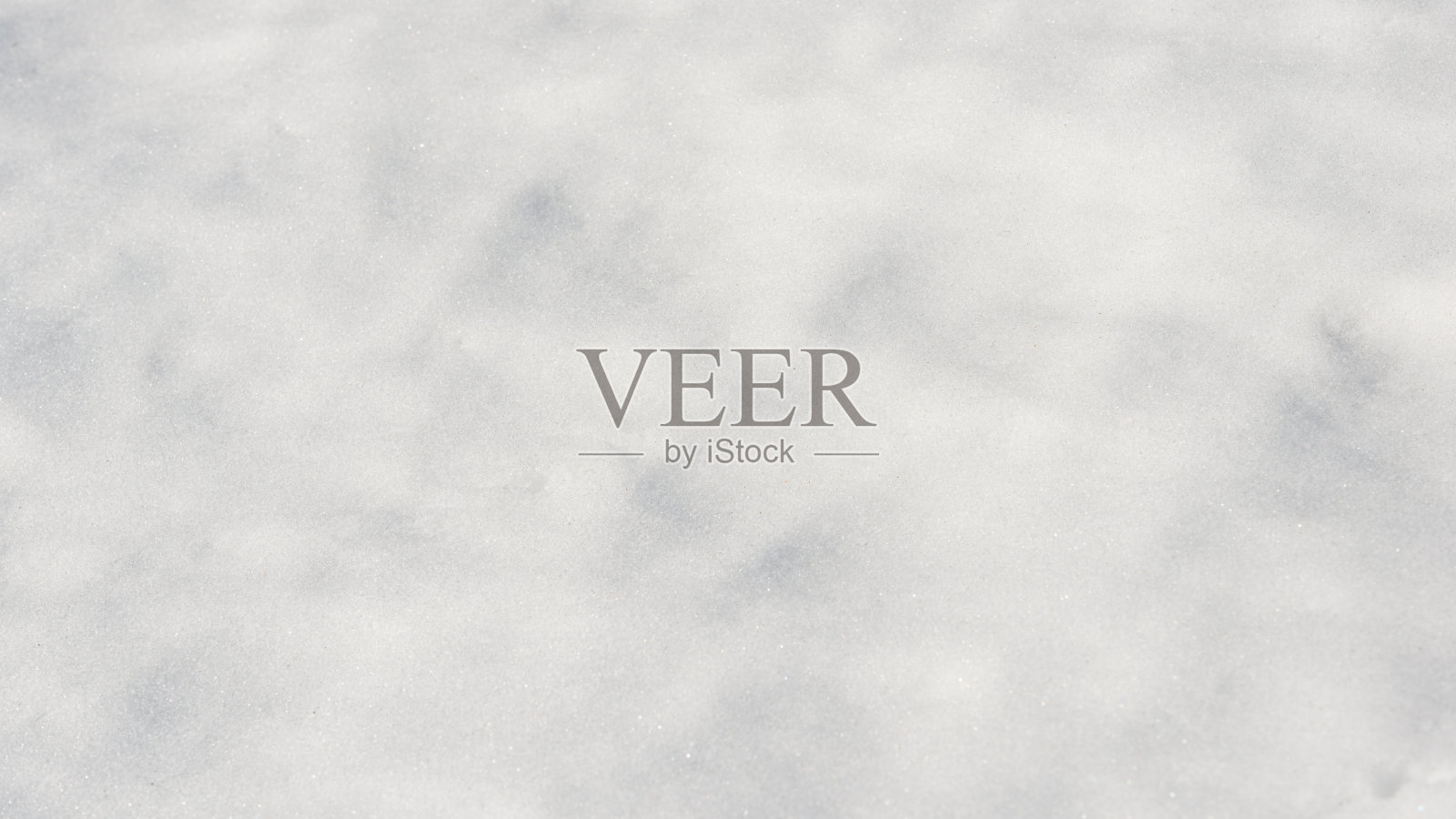 白色的表面融化的雪。照片摄影图片