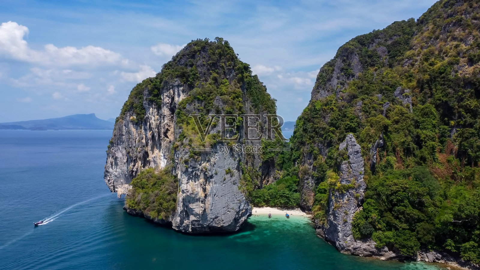 泰国甲米省的莱利海滩，从空中俯瞰热带的莱利海滩和Pranang海滩，以及安达曼海的海岸线照片摄影图片