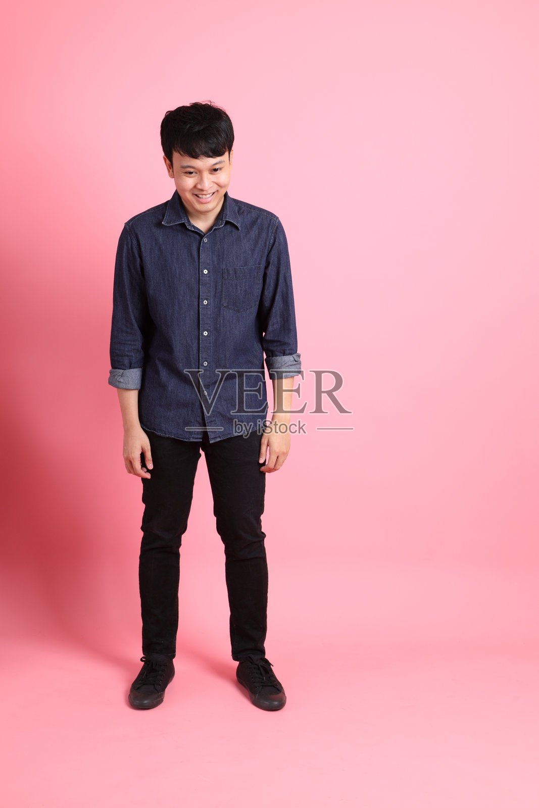 年轻的成年男人照片摄影图片