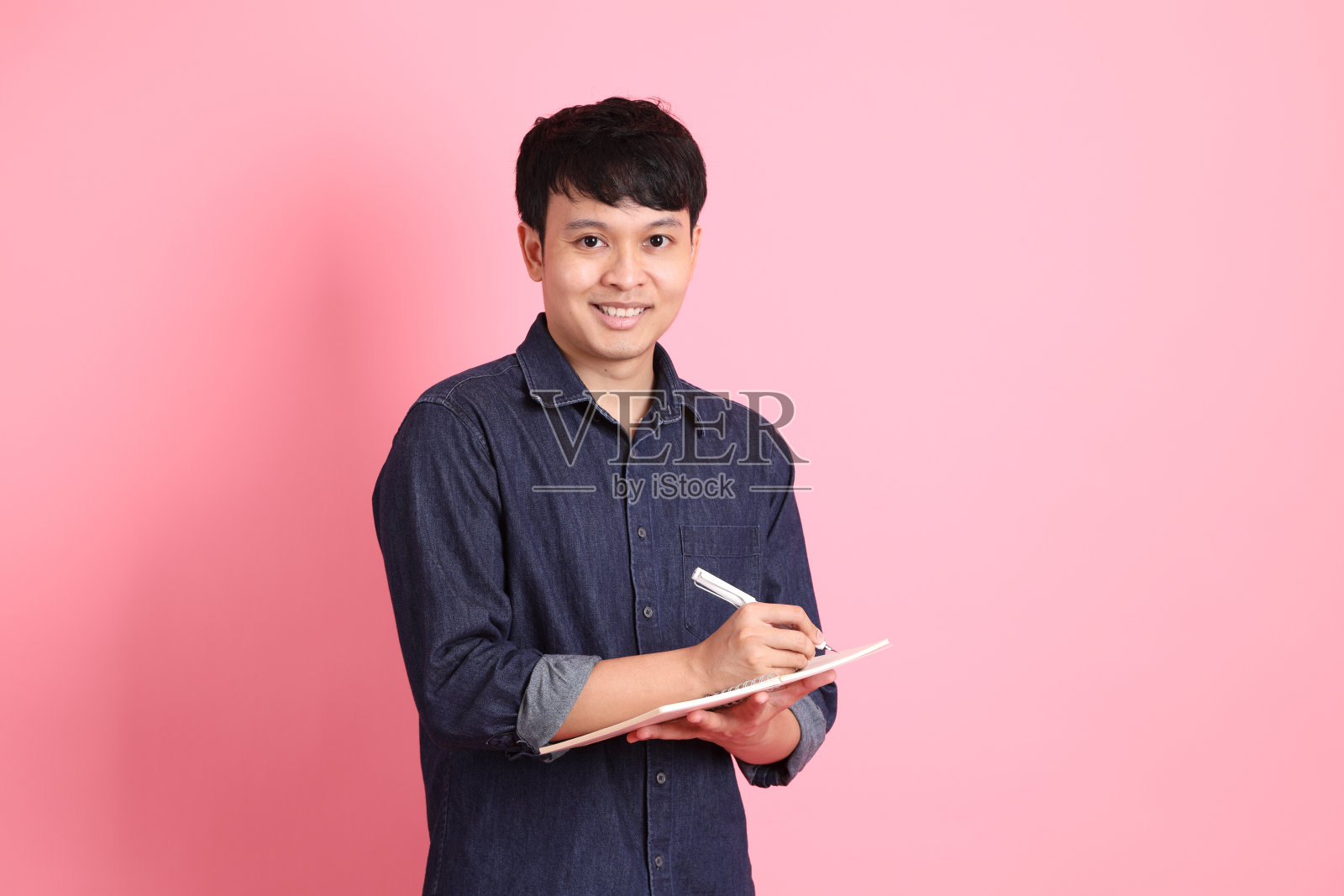 年轻的成年男人照片摄影图片