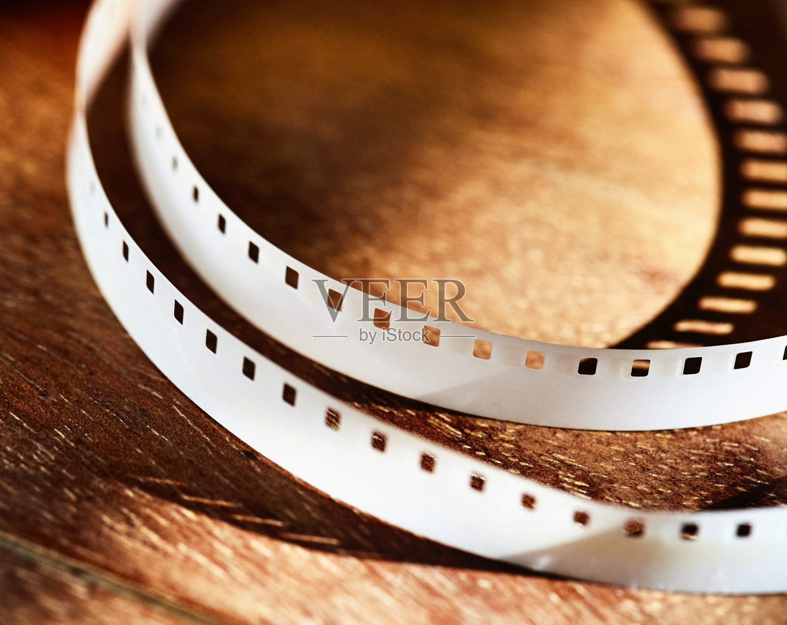 摘要:复古老式电影中的领袖特写:人们过去是如何制作家庭电影的照片摄影图片