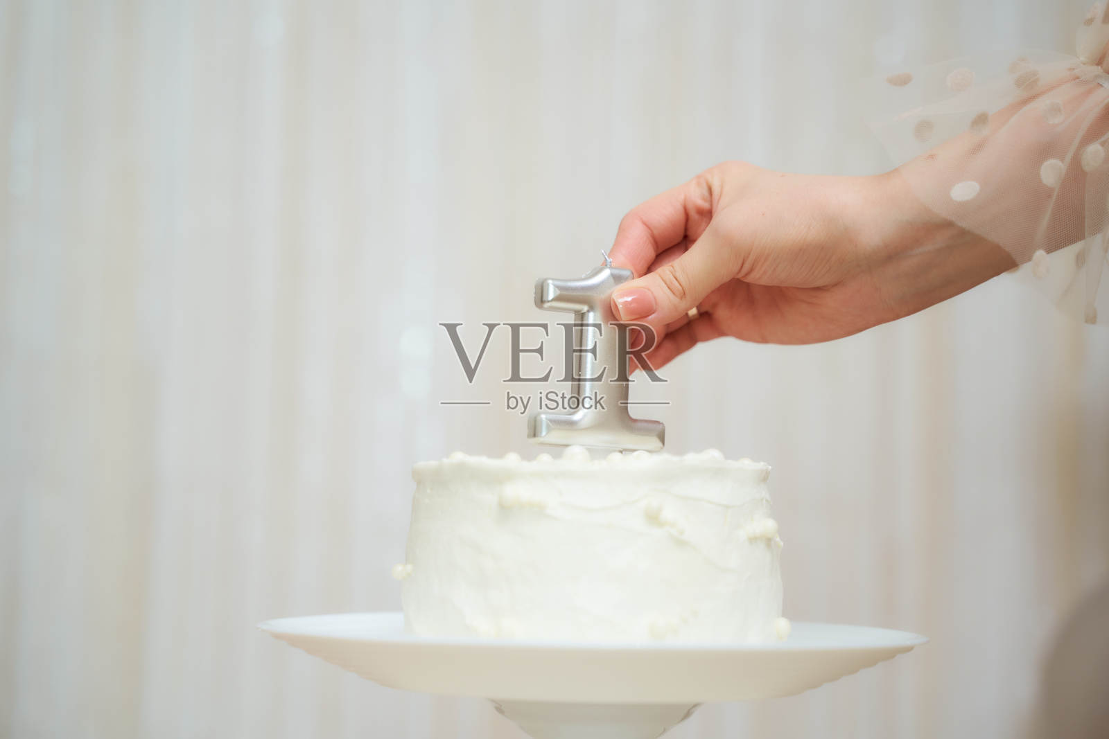 一岁小孩的生日蛋糕照片摄影图片