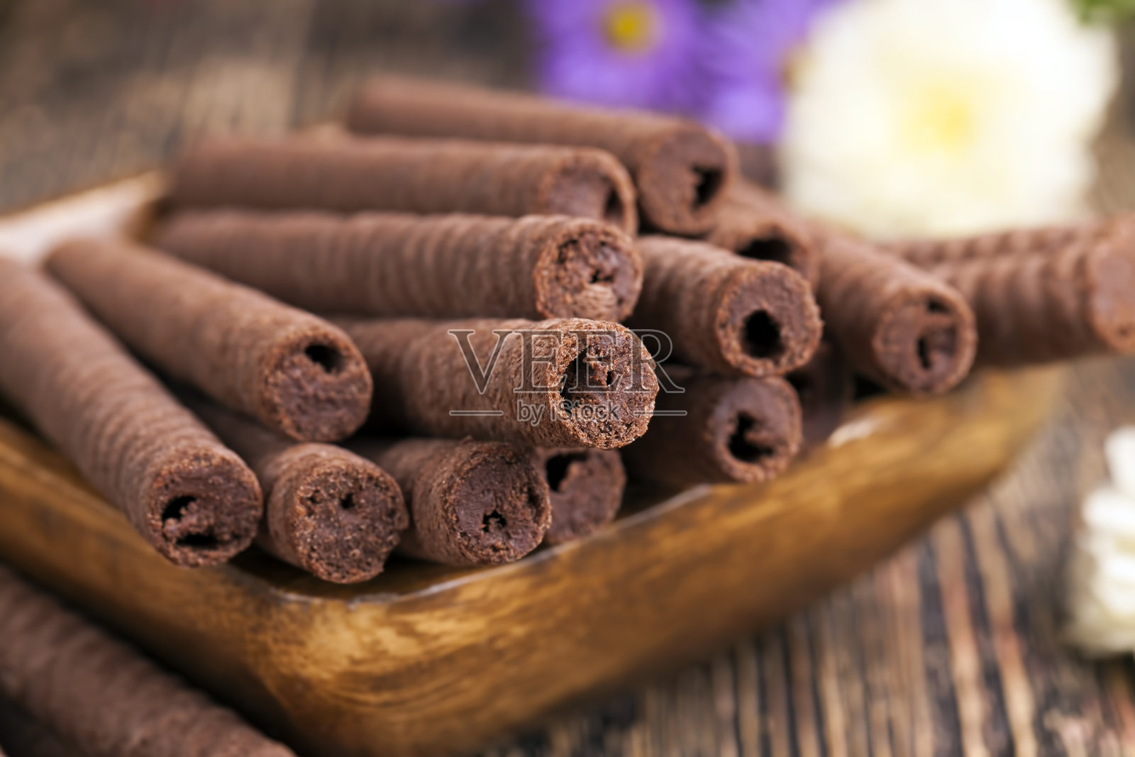 巧克力填充的巧克力管照片摄影图片