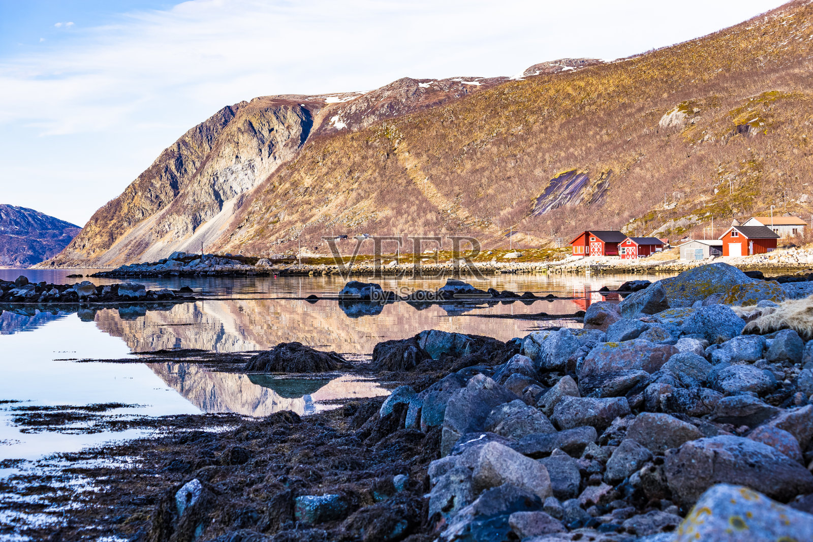 挪威阳光明媚的一天照片摄影图片