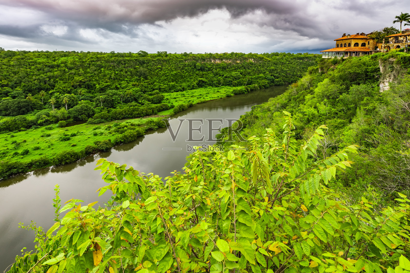 多米尼加共和国的雪冯河照片摄影图片