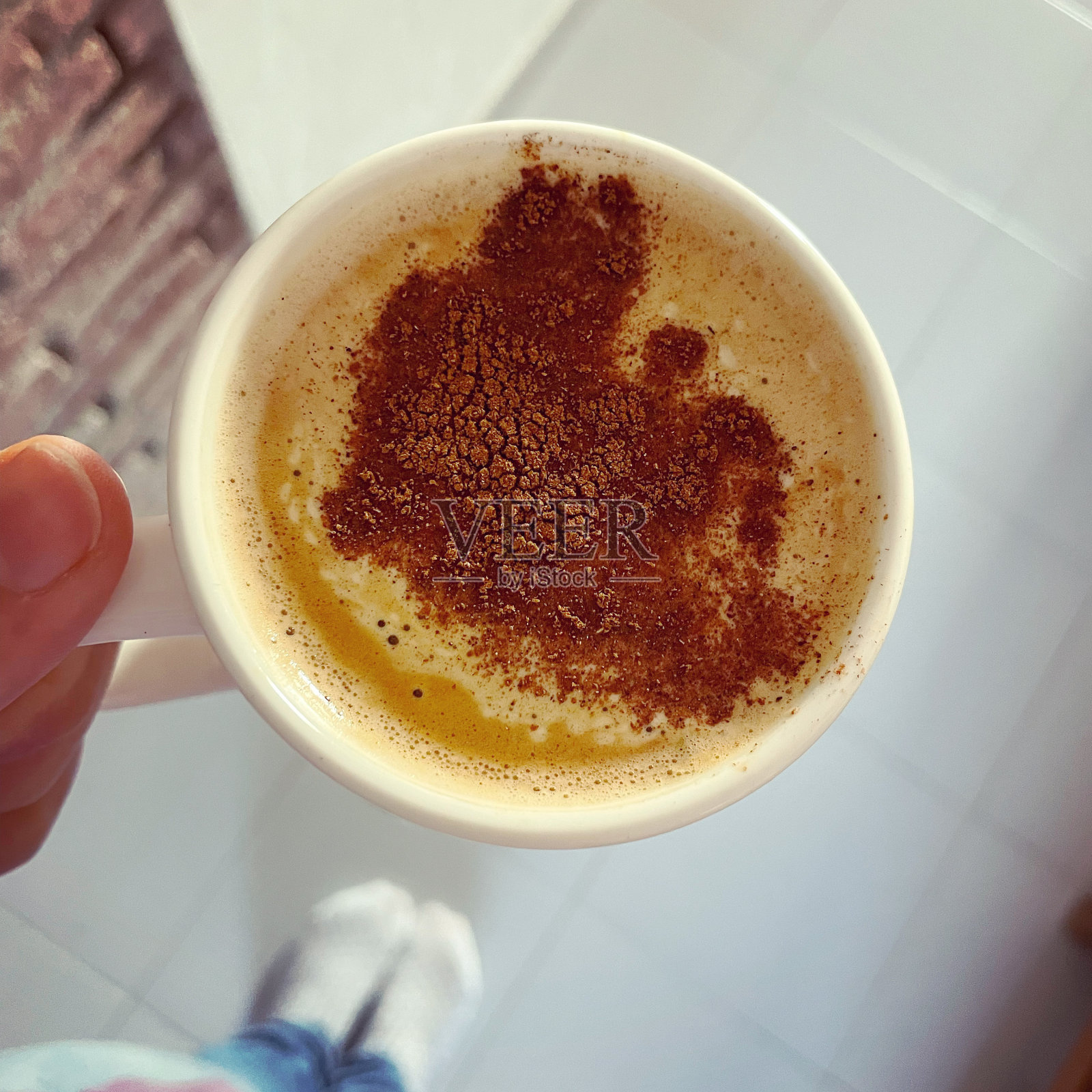 肉桂拿铁咖啡照片摄影图片