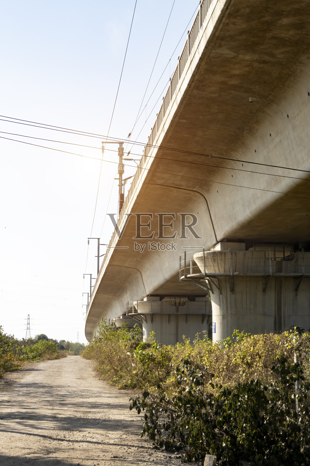 路立交桥下照片摄影图片