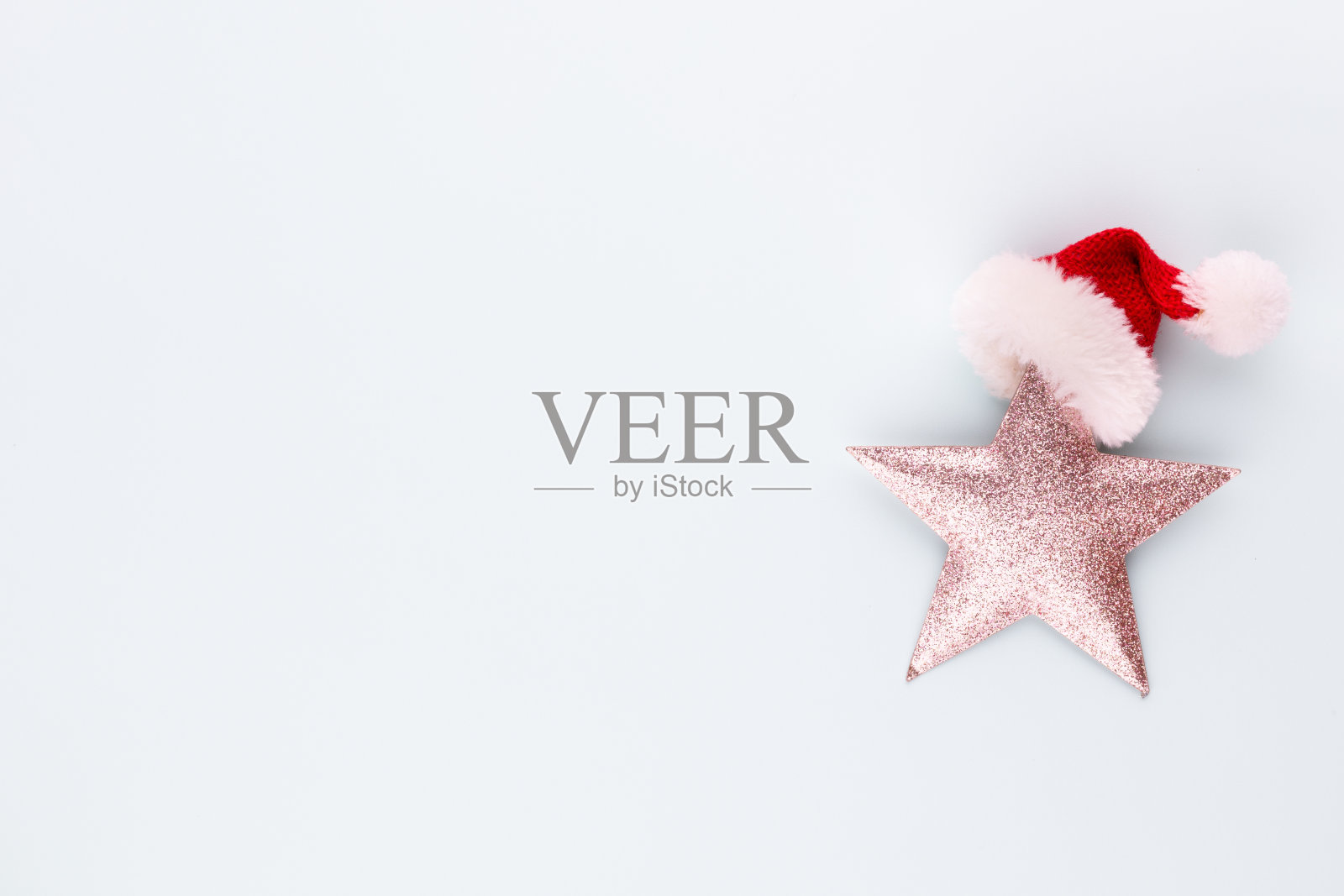 圣诞之星装饰。蓝色背景上的圣诞星。照片摄影图片