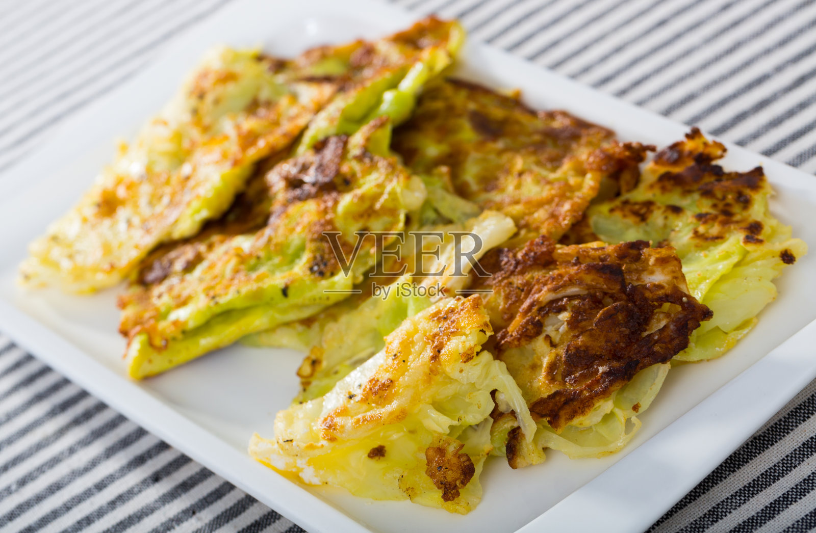 面包白菜叶子照片摄影图片