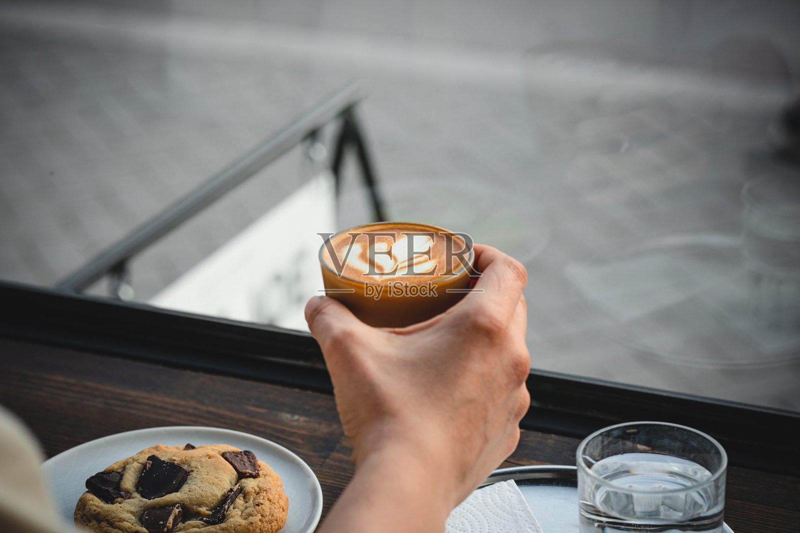 该喝杯咖啡休息一下了!照片摄影图片