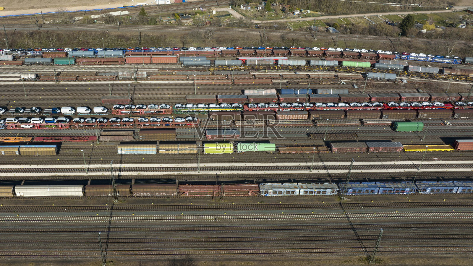 铁路场，调车场和货运列车-鸟瞰图照片摄影图片