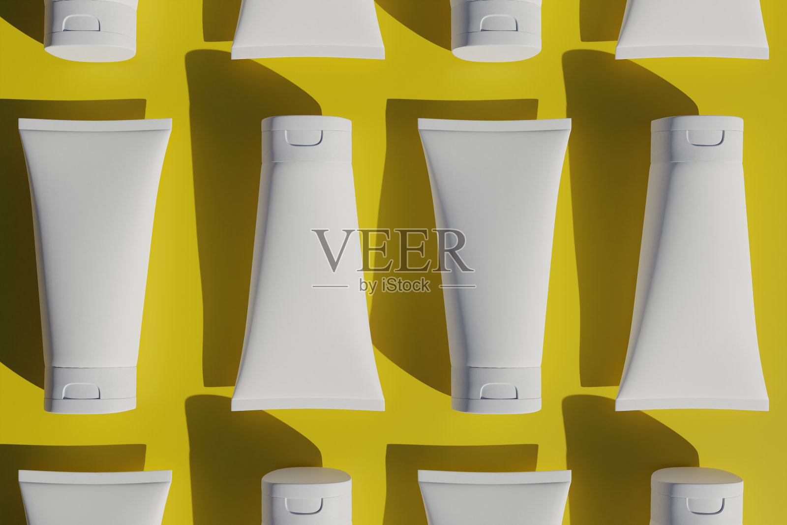 白色化妆品管黄色背景。化妆品模板，最小风格的3d渲染。照片摄影图片