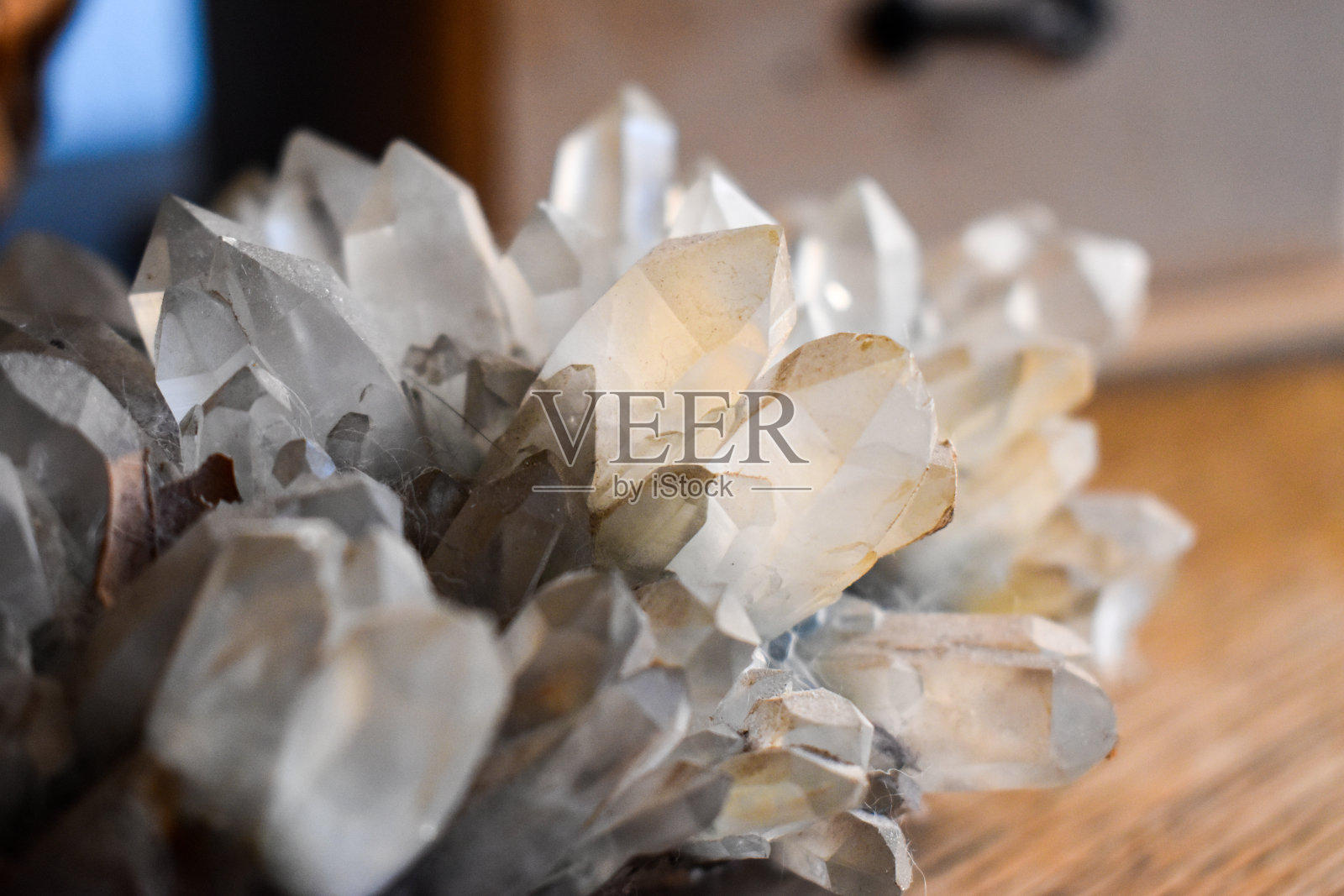 近距离观察水晶照片摄影图片