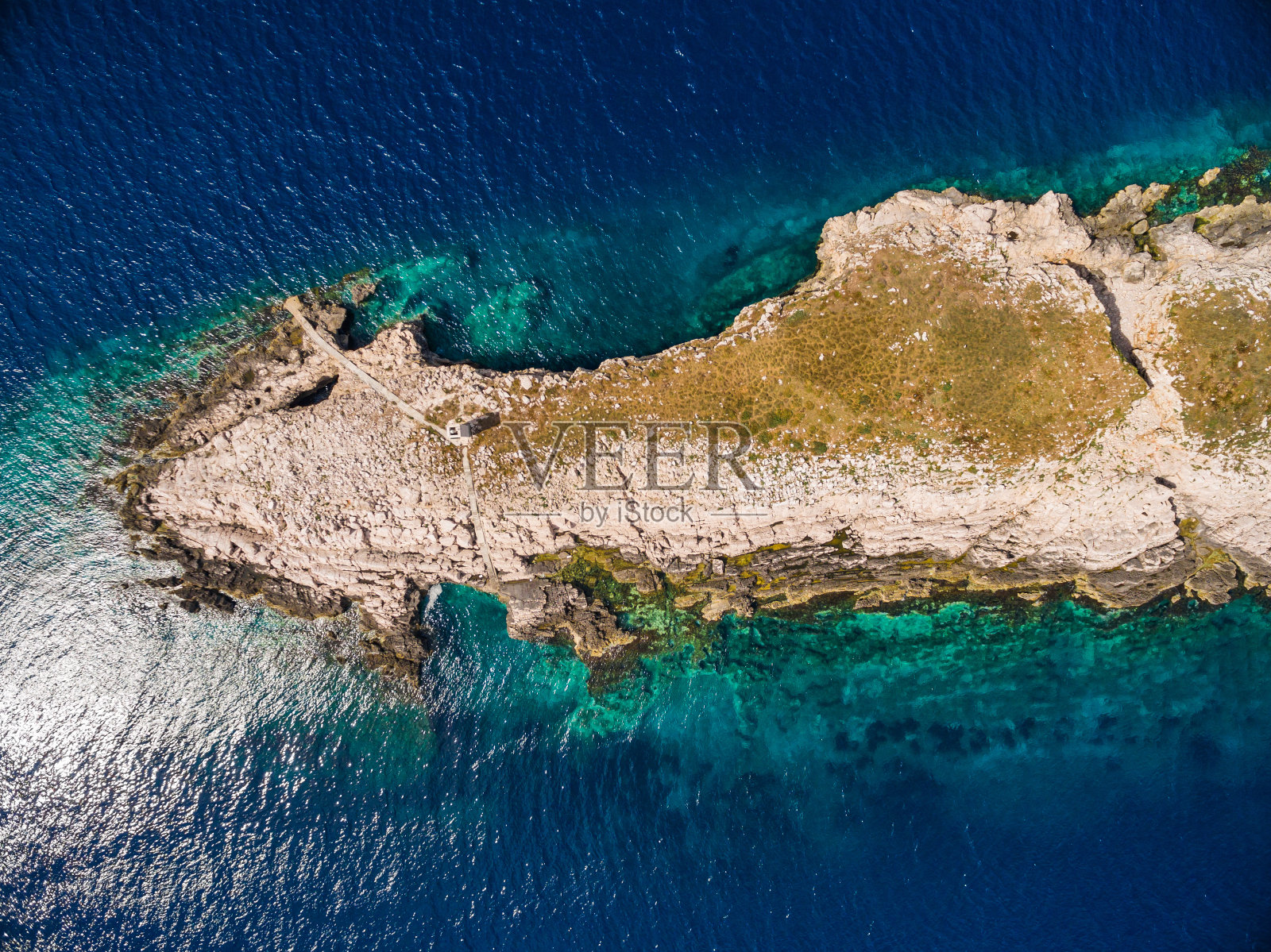 克罗地亚的Tajan Veli岛。无人机的高视角视角。照片摄影图片