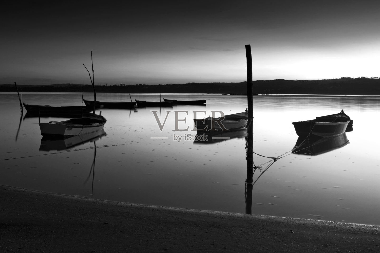 河里的船照片摄影图片