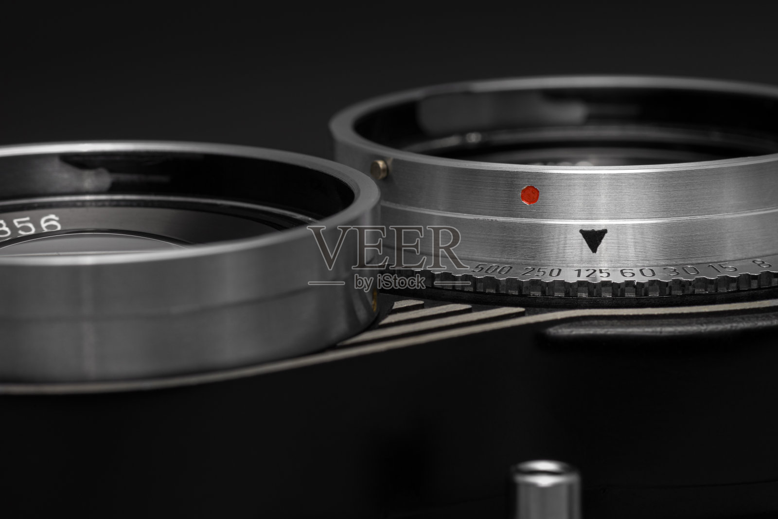 老式胶卷相机的镜头和快门释放按钮照片摄影图片