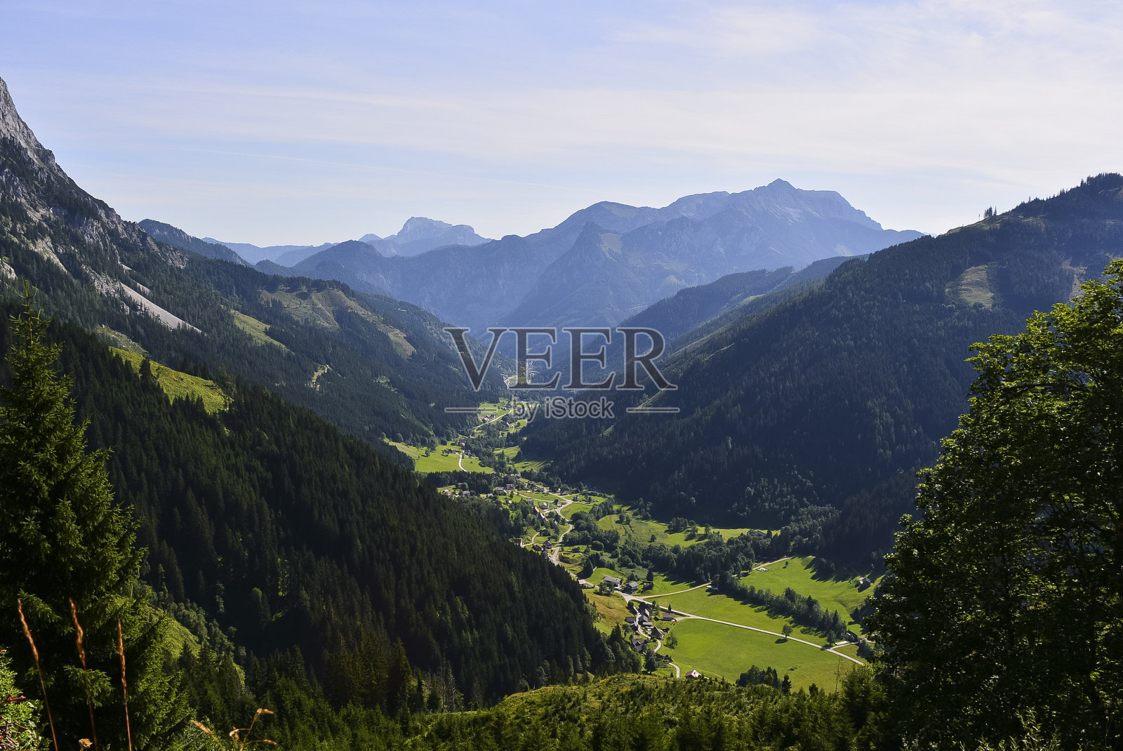 山景村山景村雾蒙蒙的背景照片摄影图片