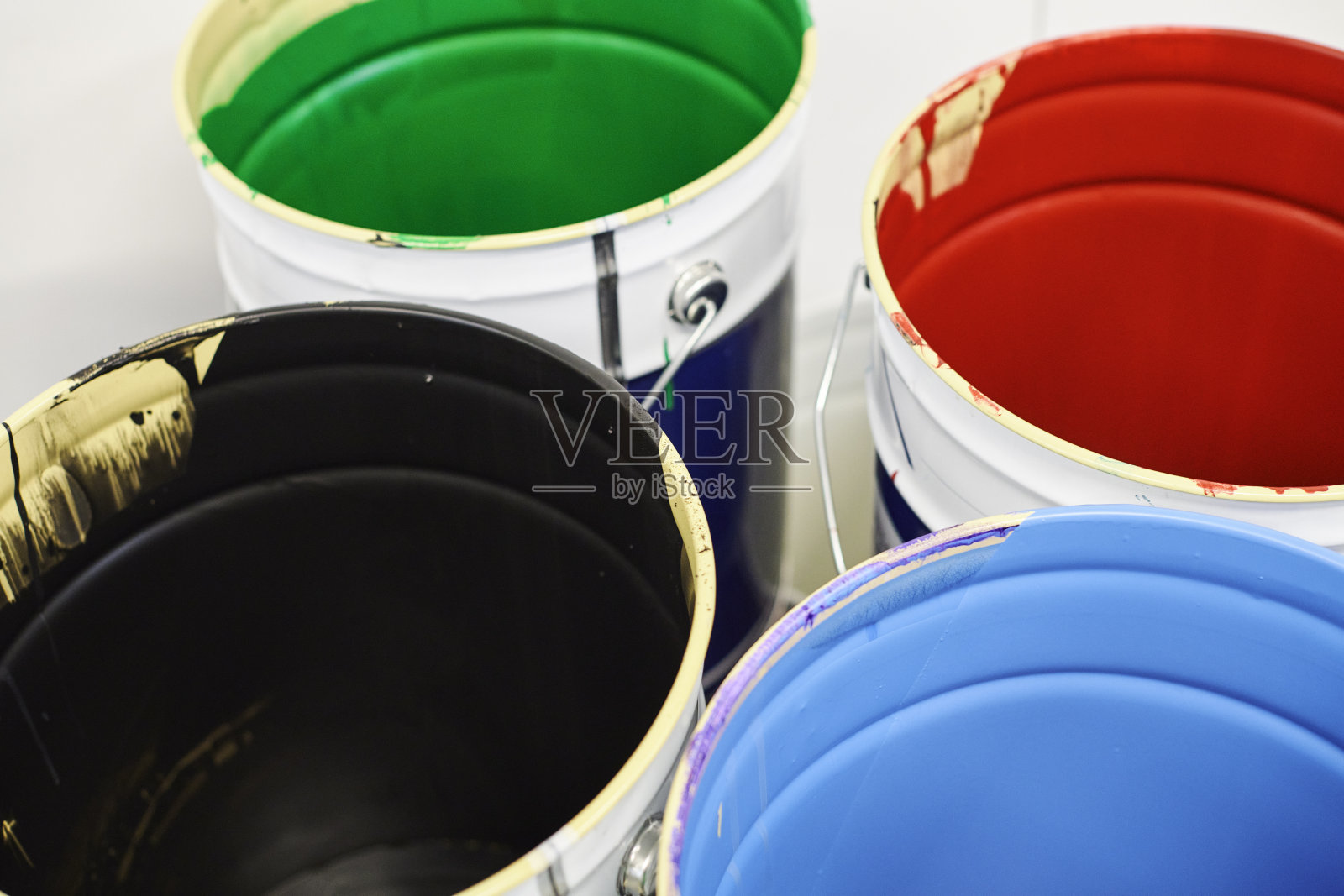 背景图像与油漆桶照片摄影图片