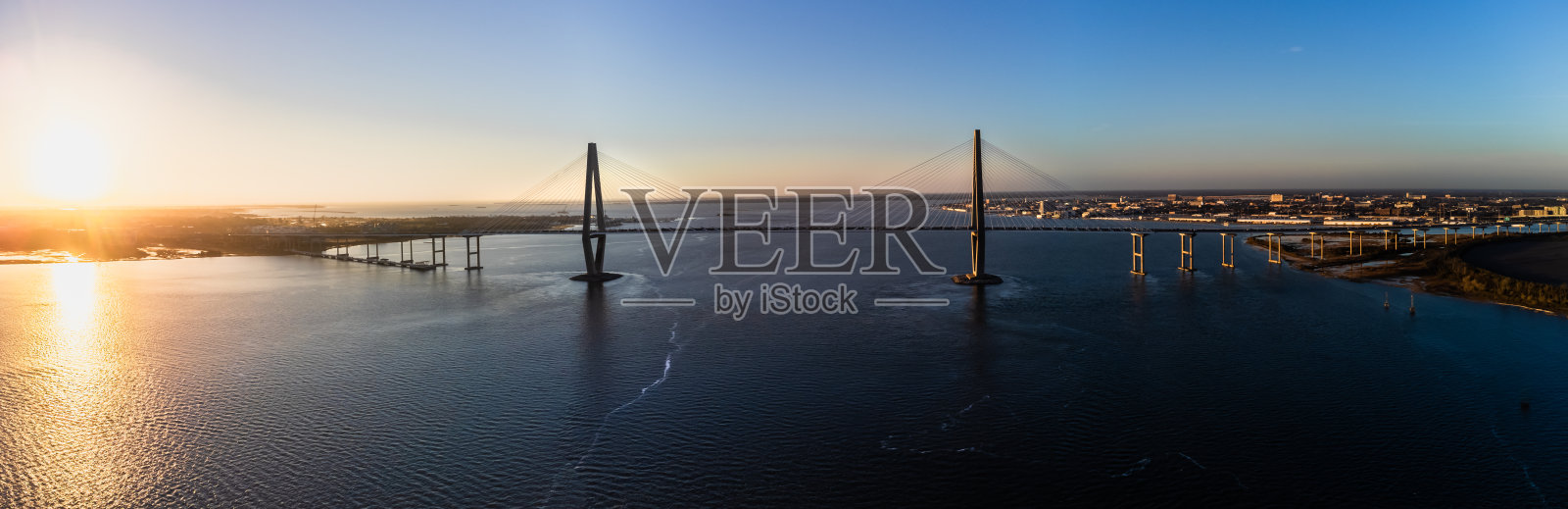 南卡罗来纳普莱森特山上的日出桥照片摄影图片