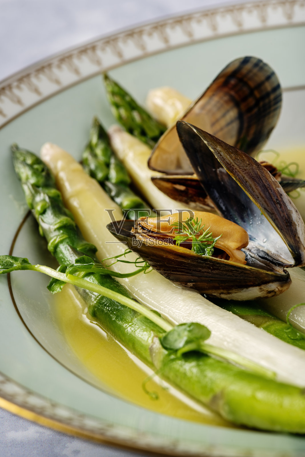 芦笋清蒸贻贝照片摄影图片