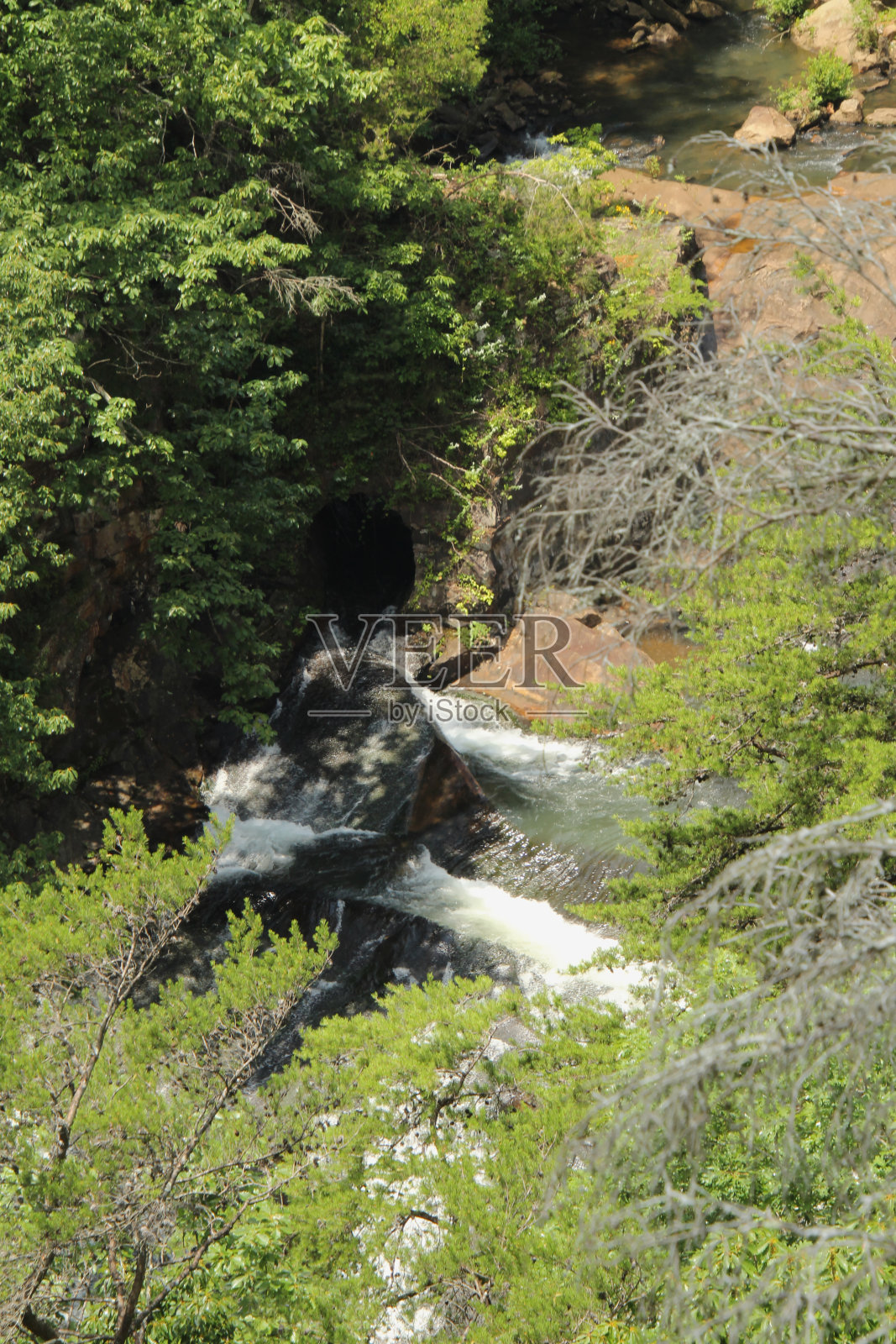 水的隐藏起点照片摄影图片