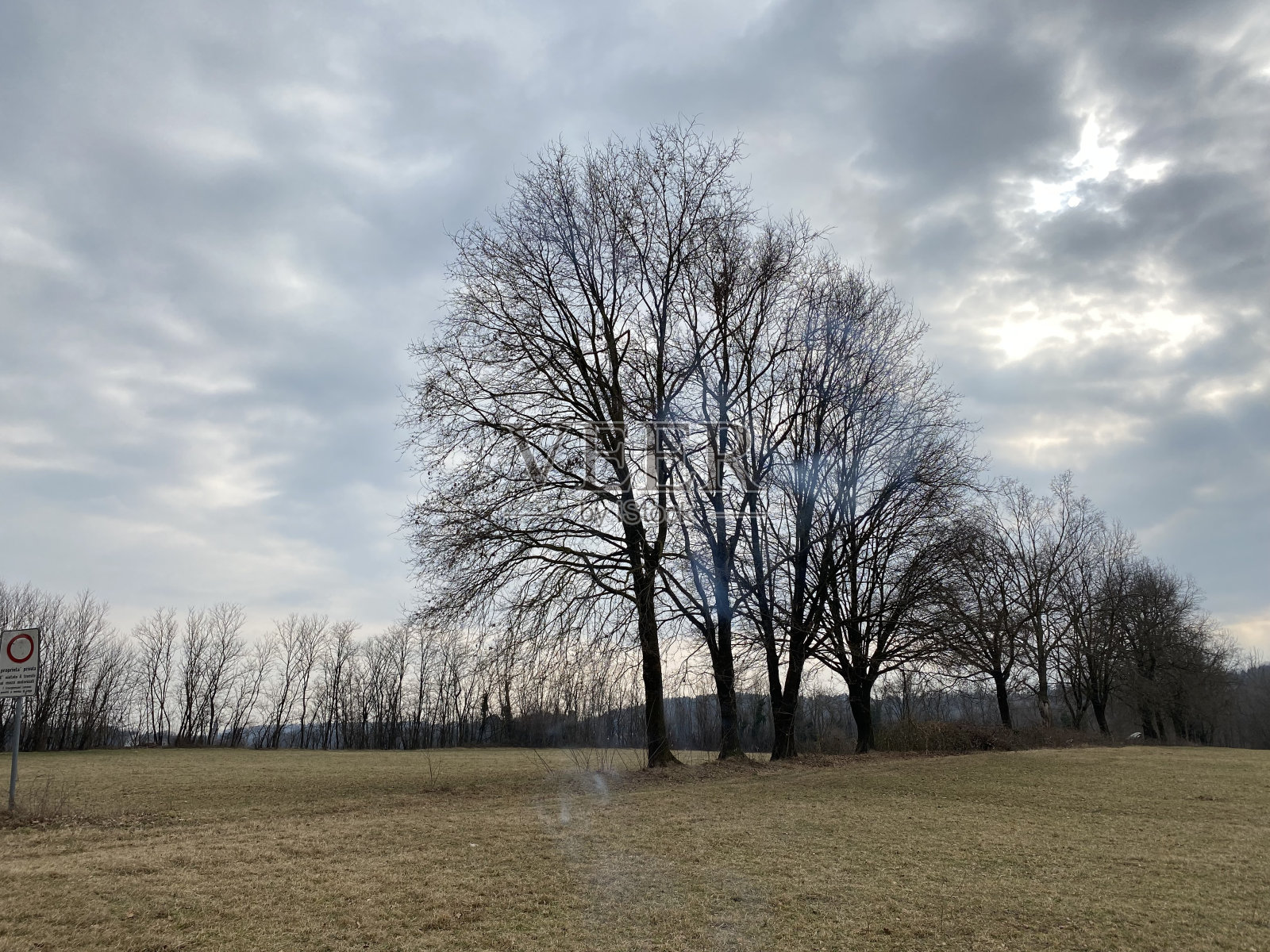 意大利北部的早春照片摄影图片