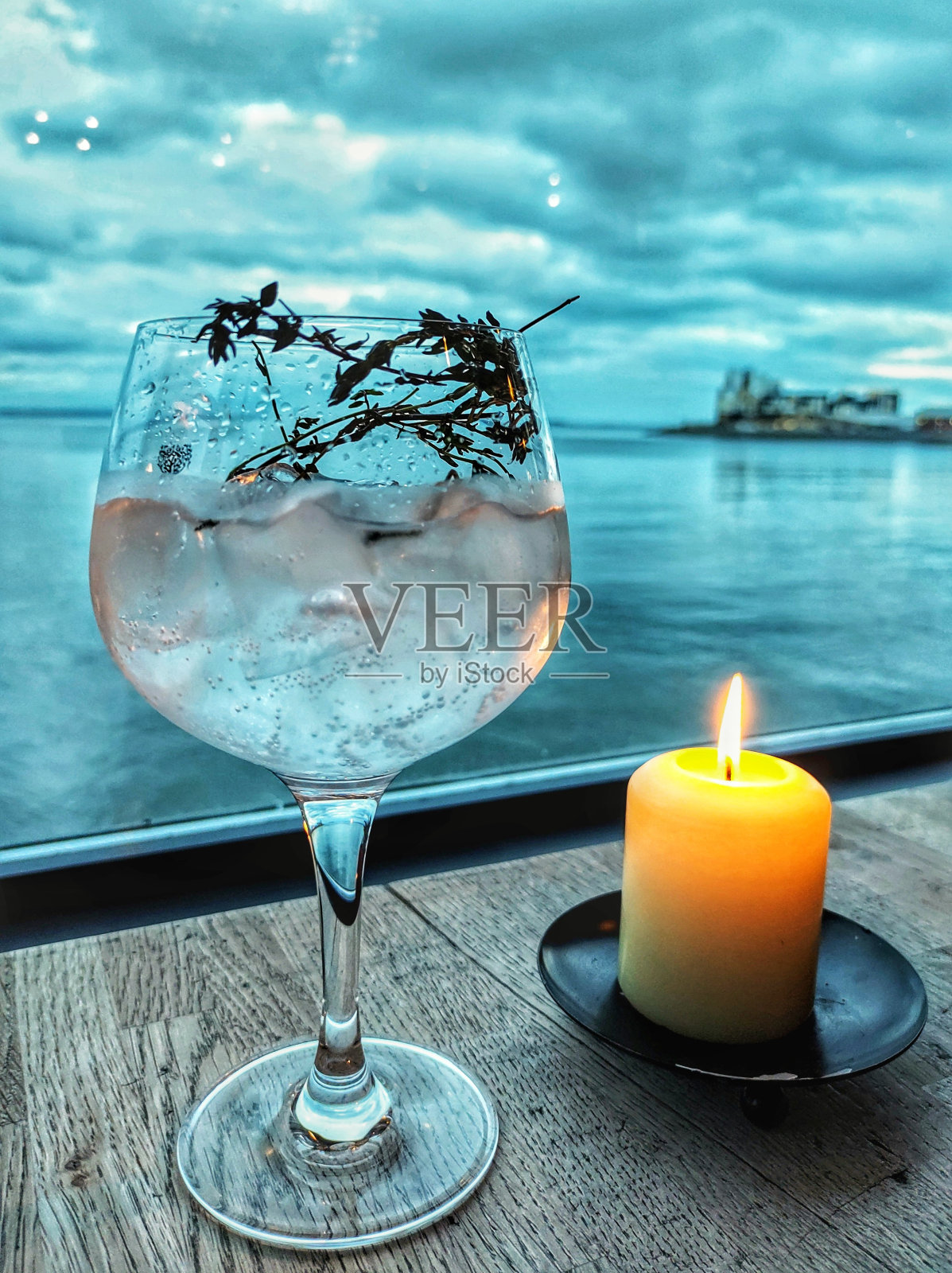 完美的杜松子酒照片摄影图片