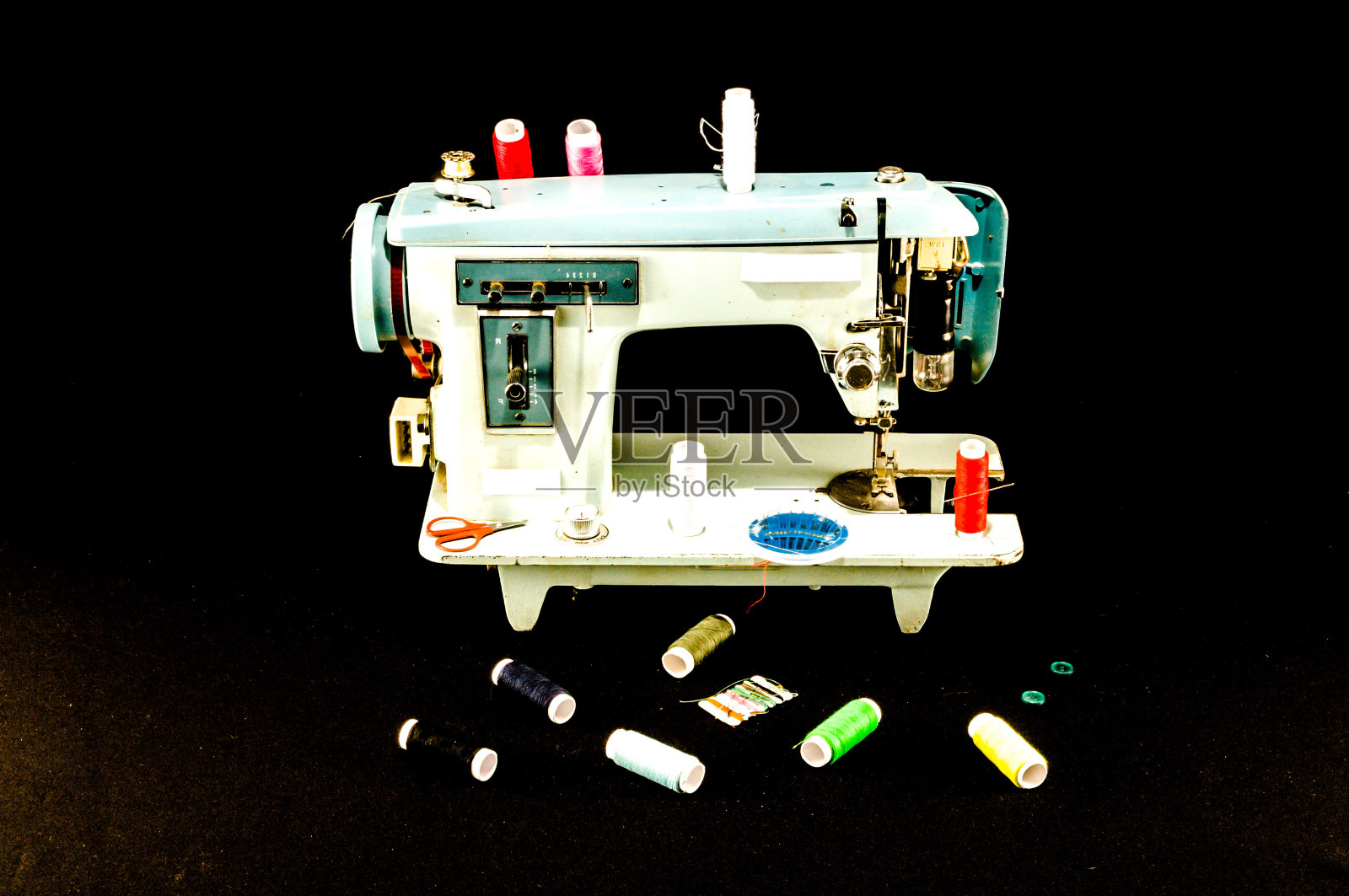 老式缝纫机照片摄影图片