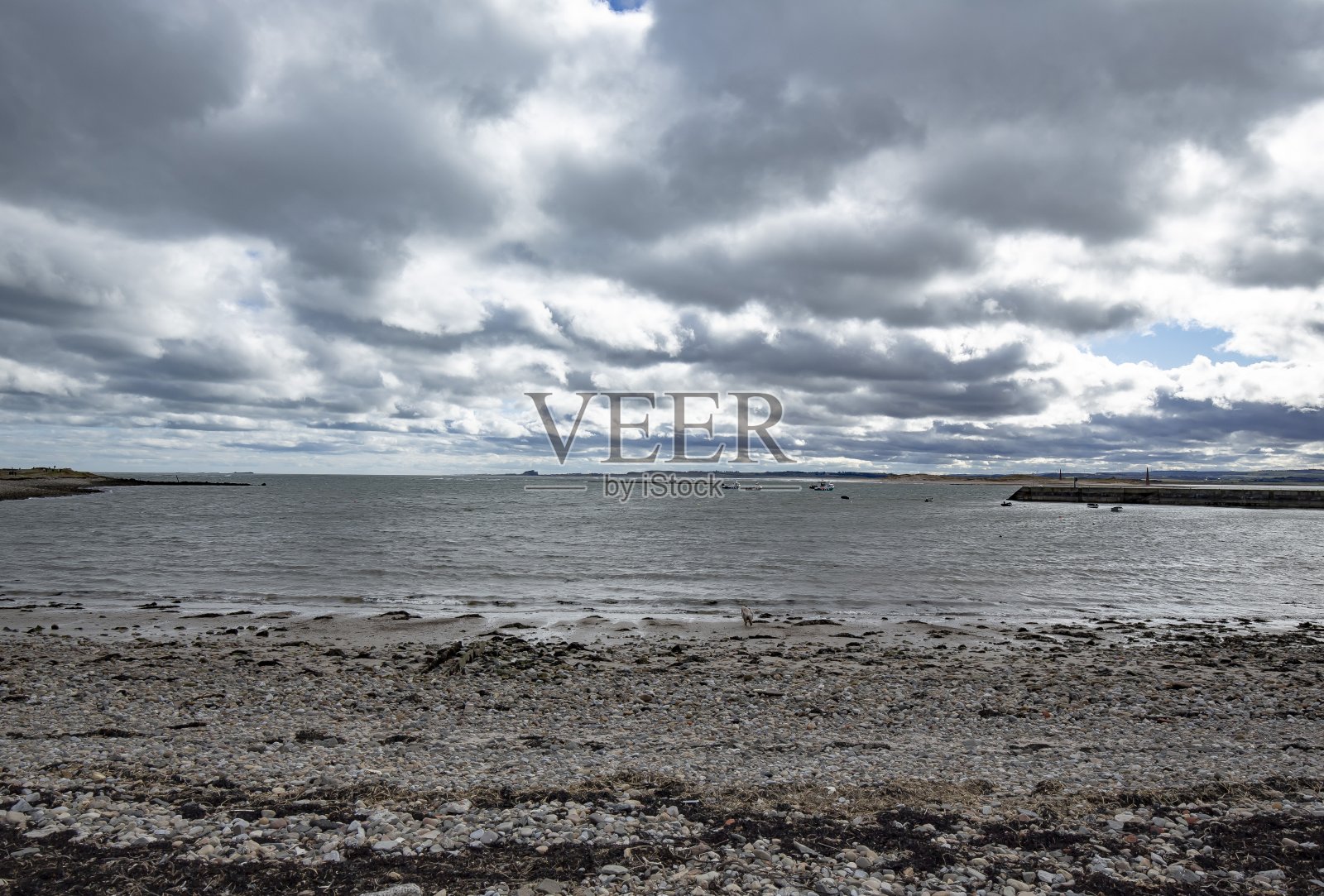 圣岛湾的海浪。照片摄影图片