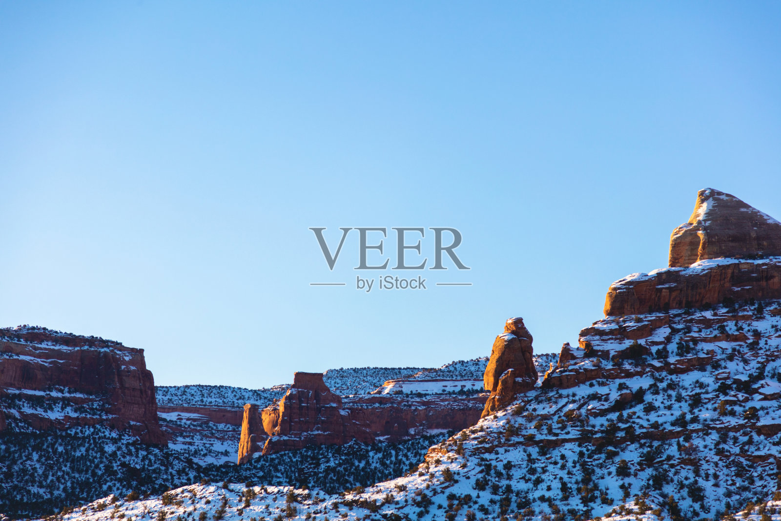 鸟瞰图科罗拉多国家纪念碑中冬季干旱沙漠气候照片系列照片摄影图片